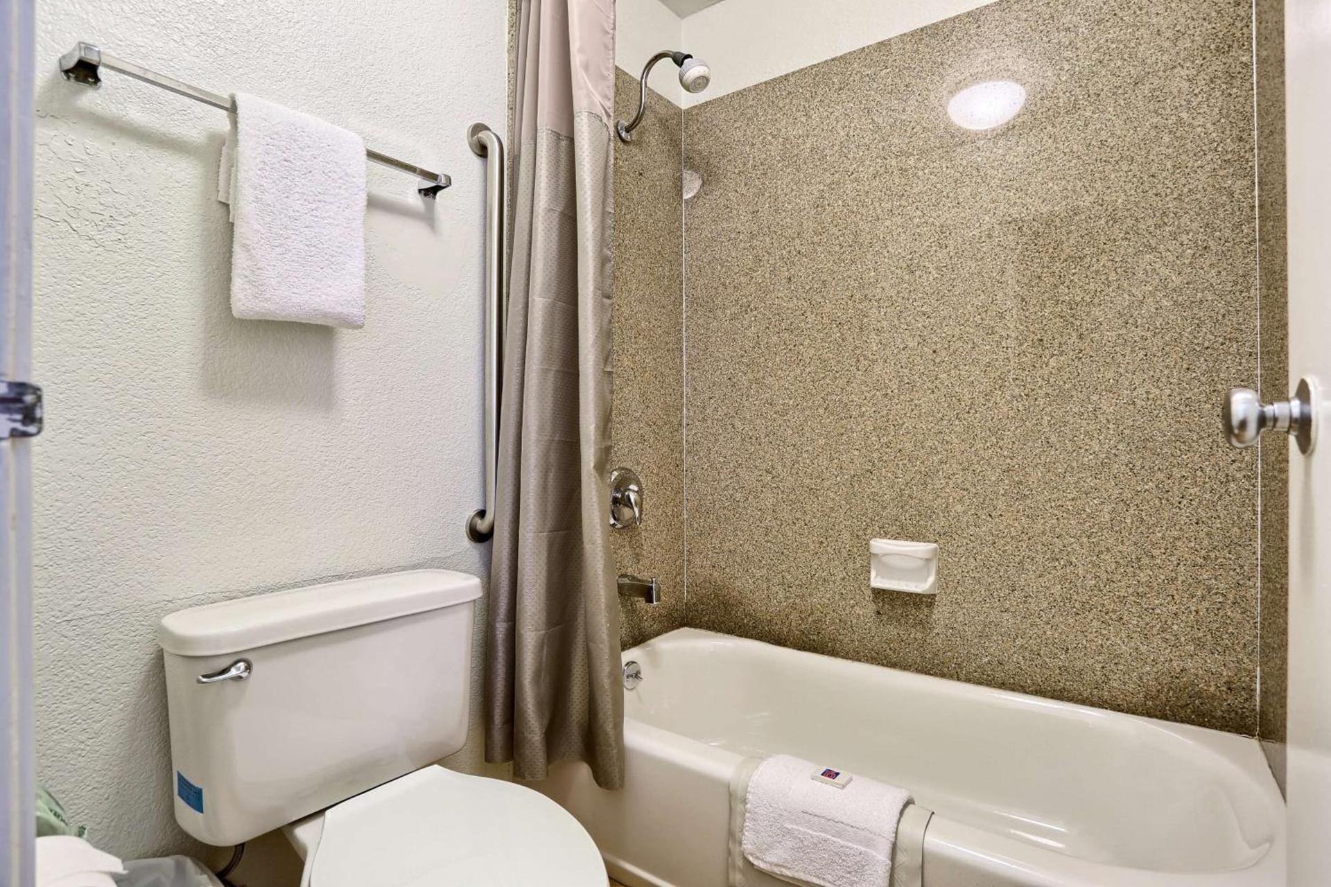 Cathedral Hill Hotel photo 37