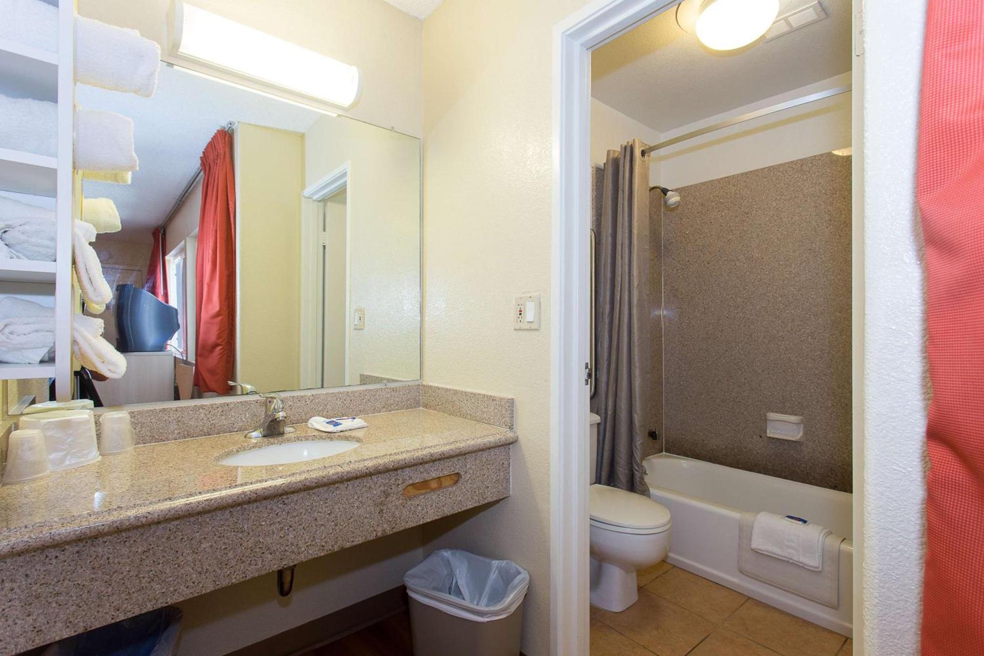 Cathedral Hill Hotel photo 35