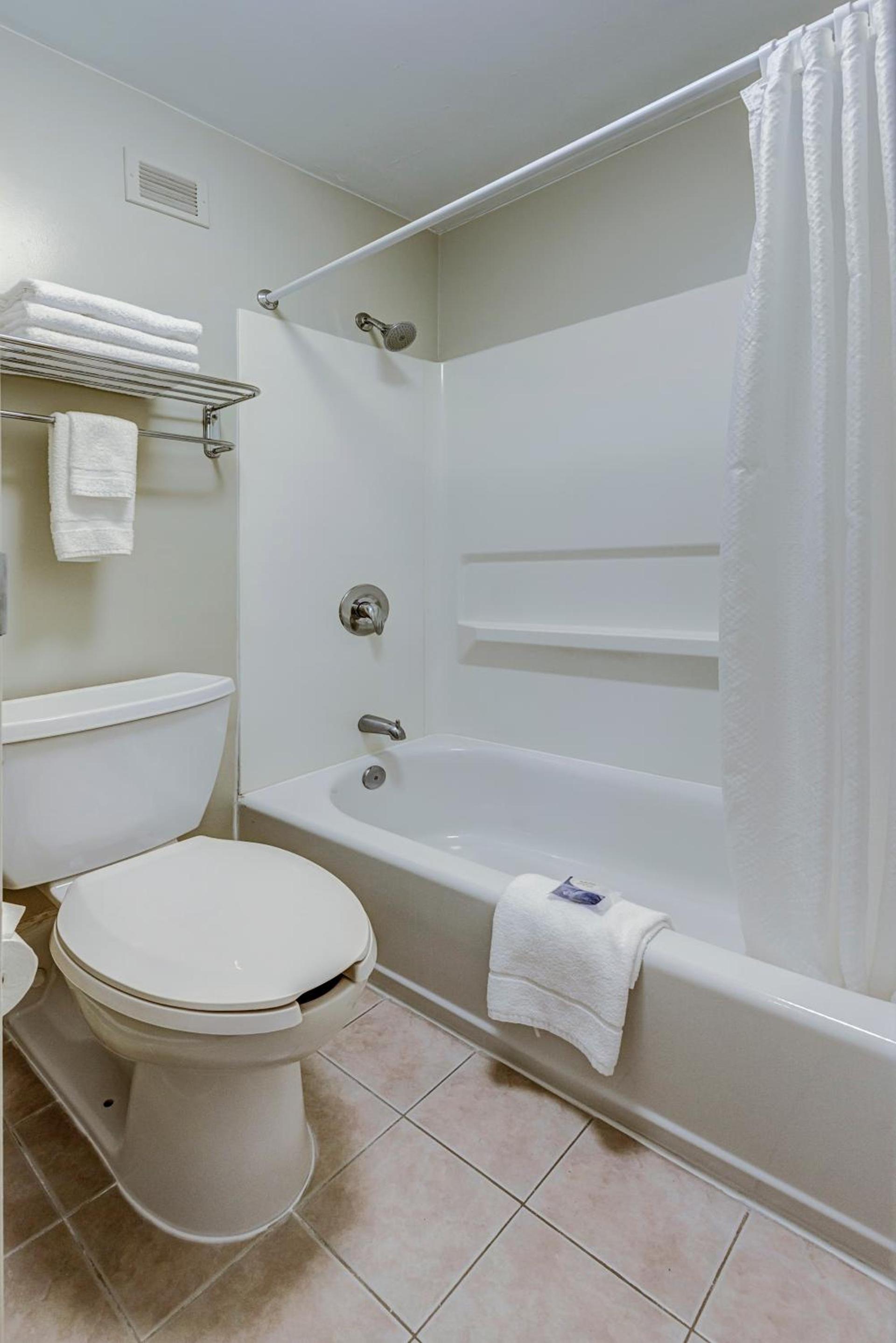 University Inn Duke photo 17