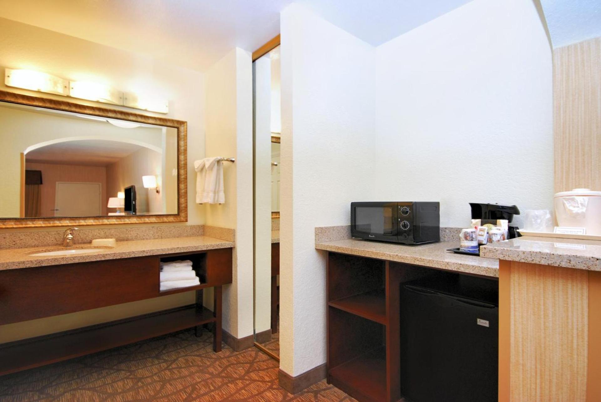 Best Western San Dimas Hotel & Suites photo 24