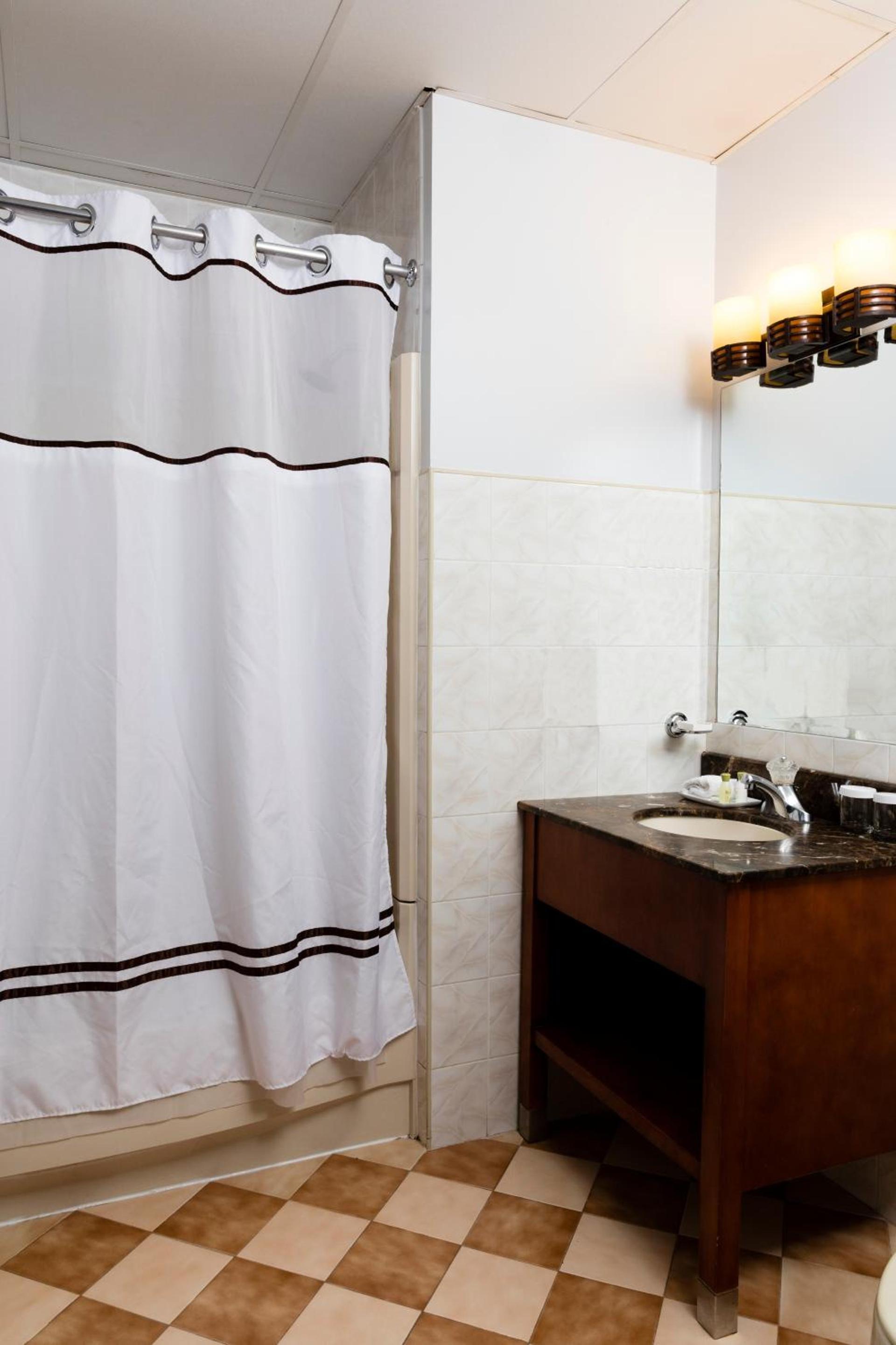 Broadway Plaza Hotel photo 22