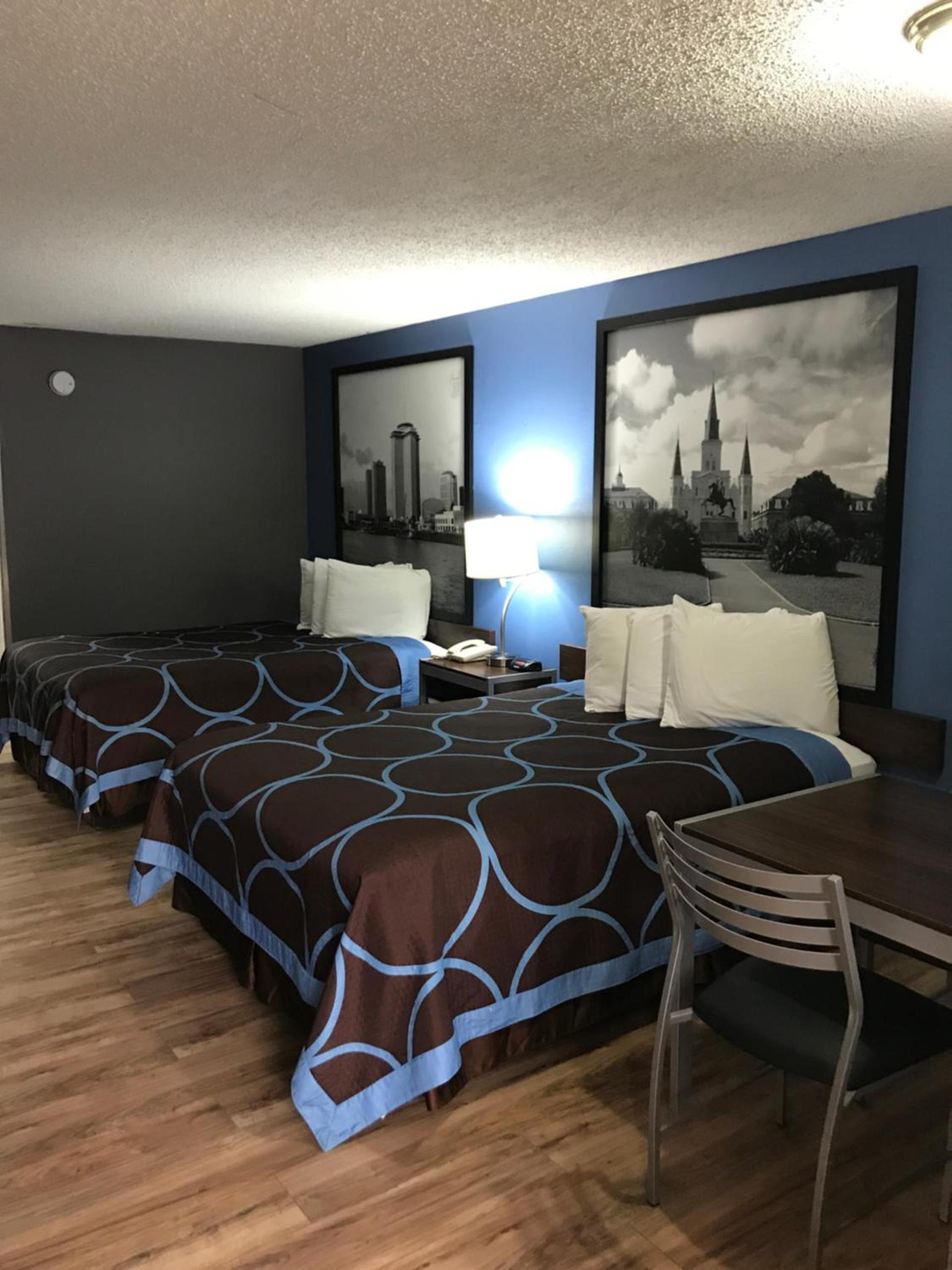 Super 8 by Wyndham Slidell photo 52