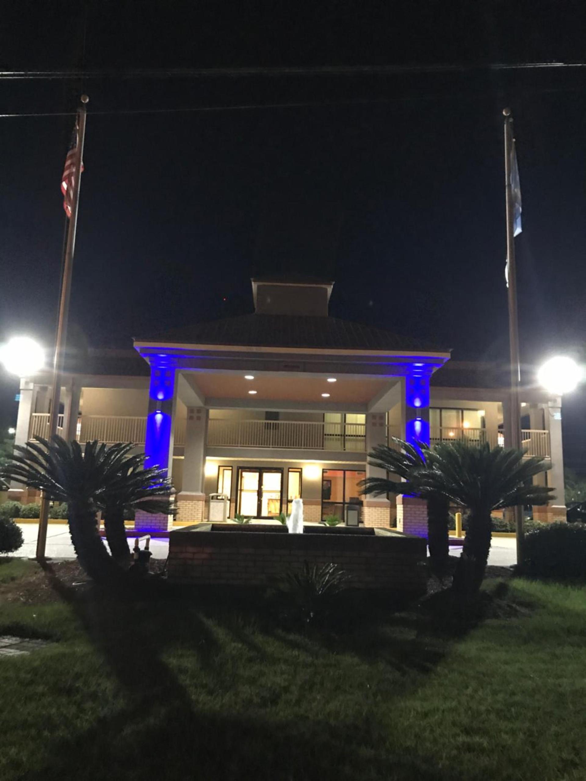 Super 8 by Wyndham Slidell photo 41