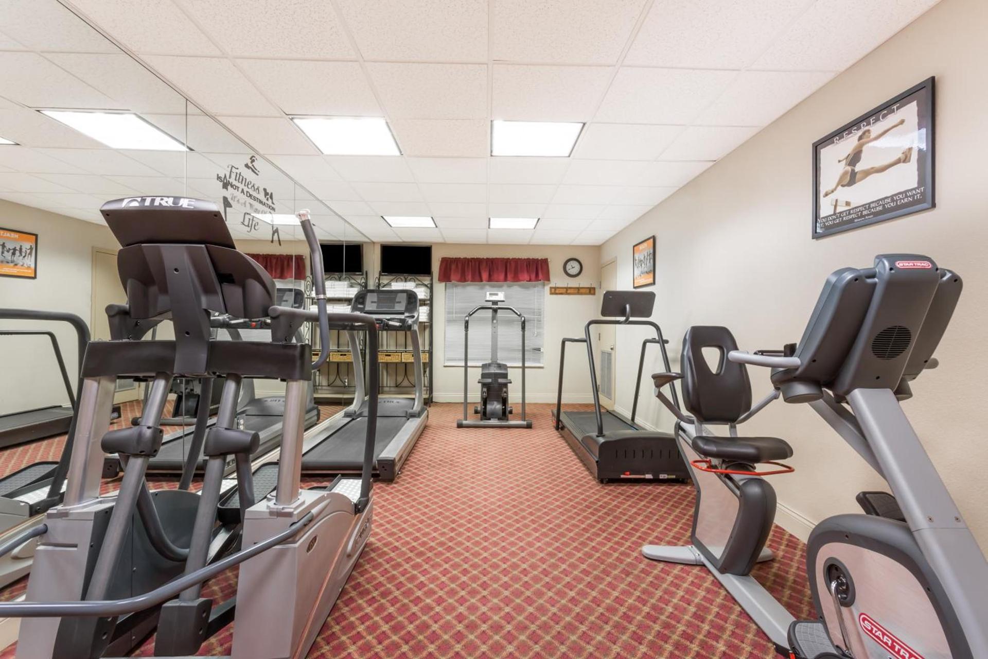 Hawthorn Extended Stay by Wyndham Orlando photo 17
