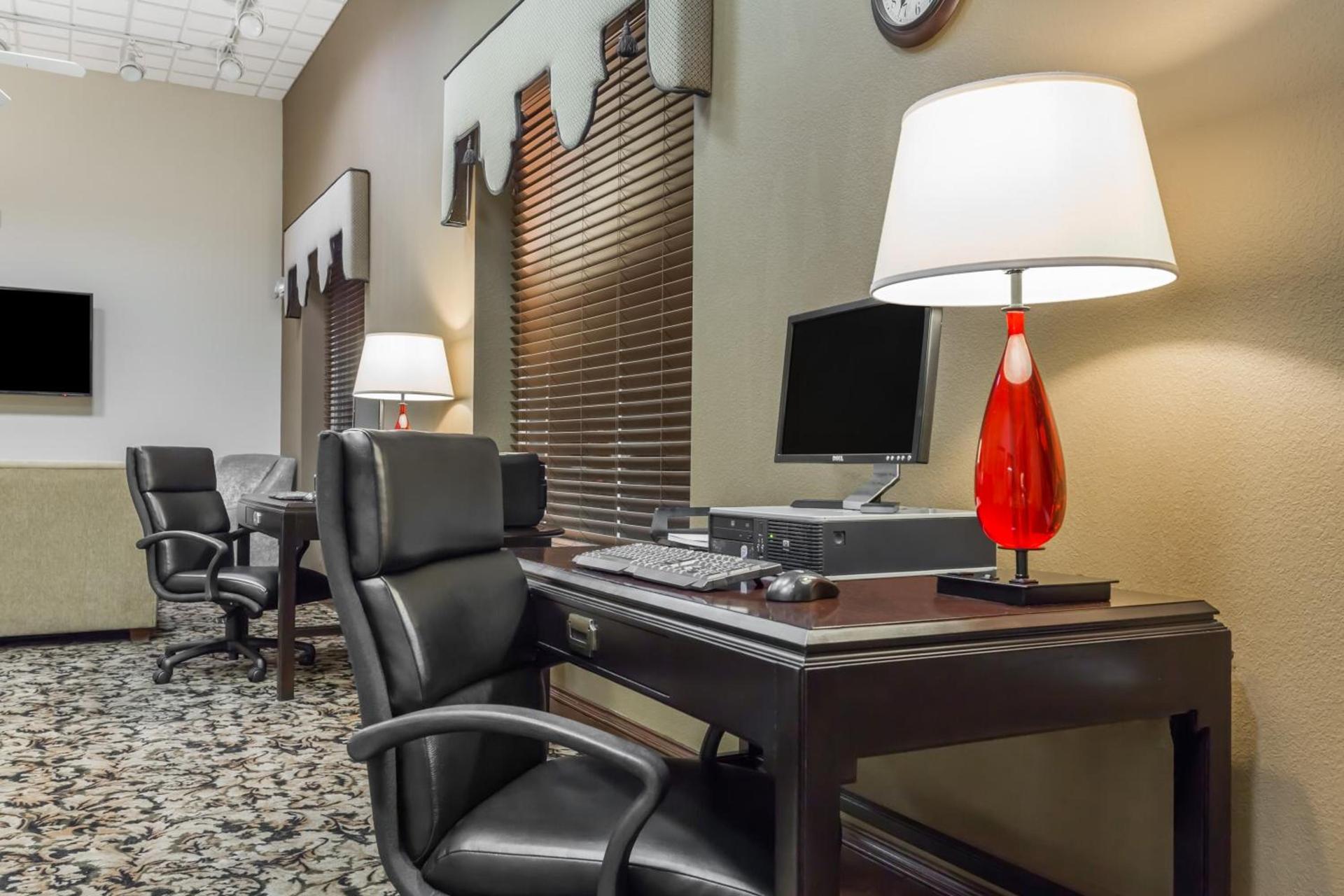 Hawthorn Extended Stay by Wyndham Orlando photo 13