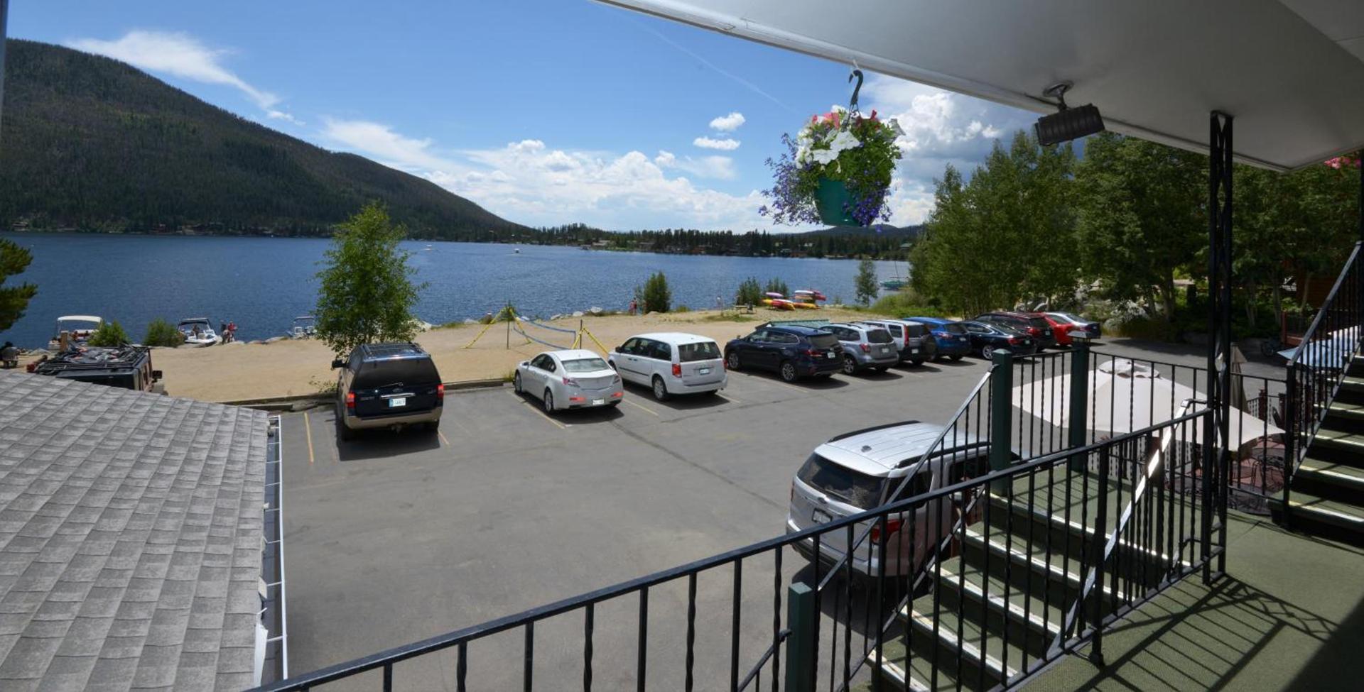 Western Riviera Lakeside Lodging photo 40