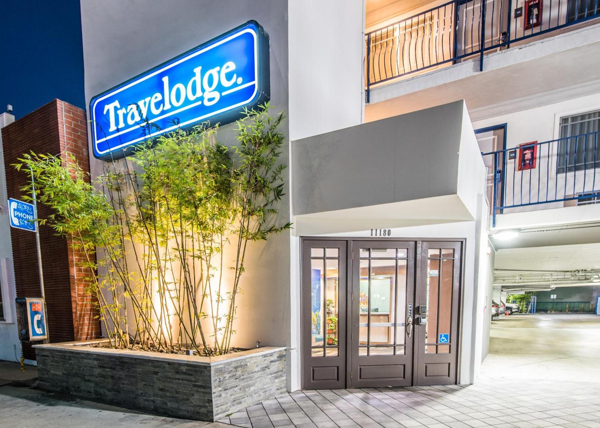 Travelodge by Wyndham Culver City photo 35