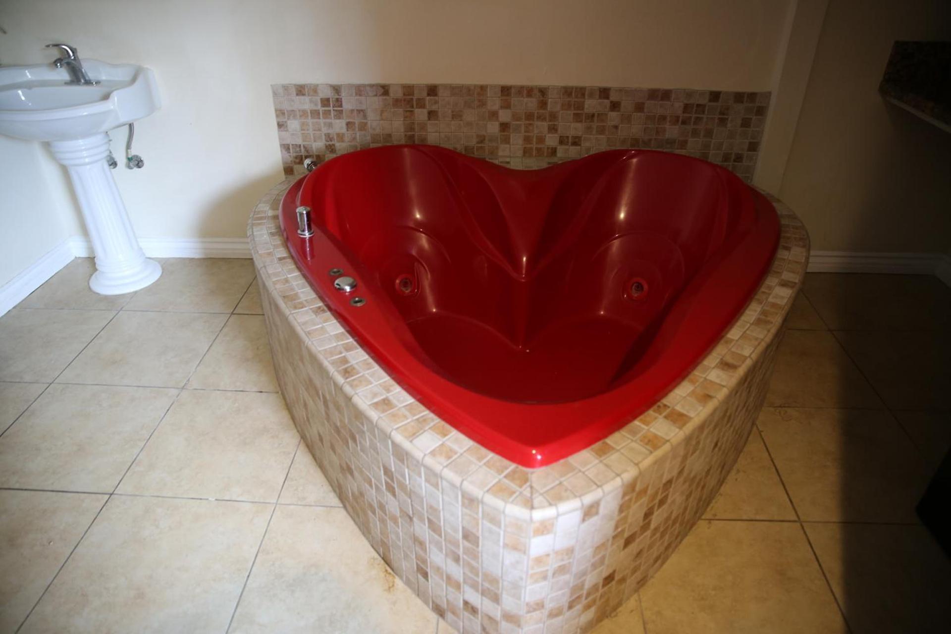 Chateau Inn & Suites photo 26