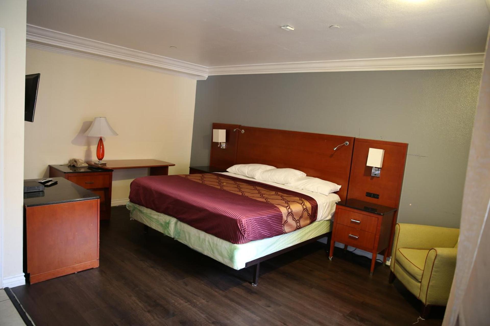 Chateau Inn & Suites photo 27