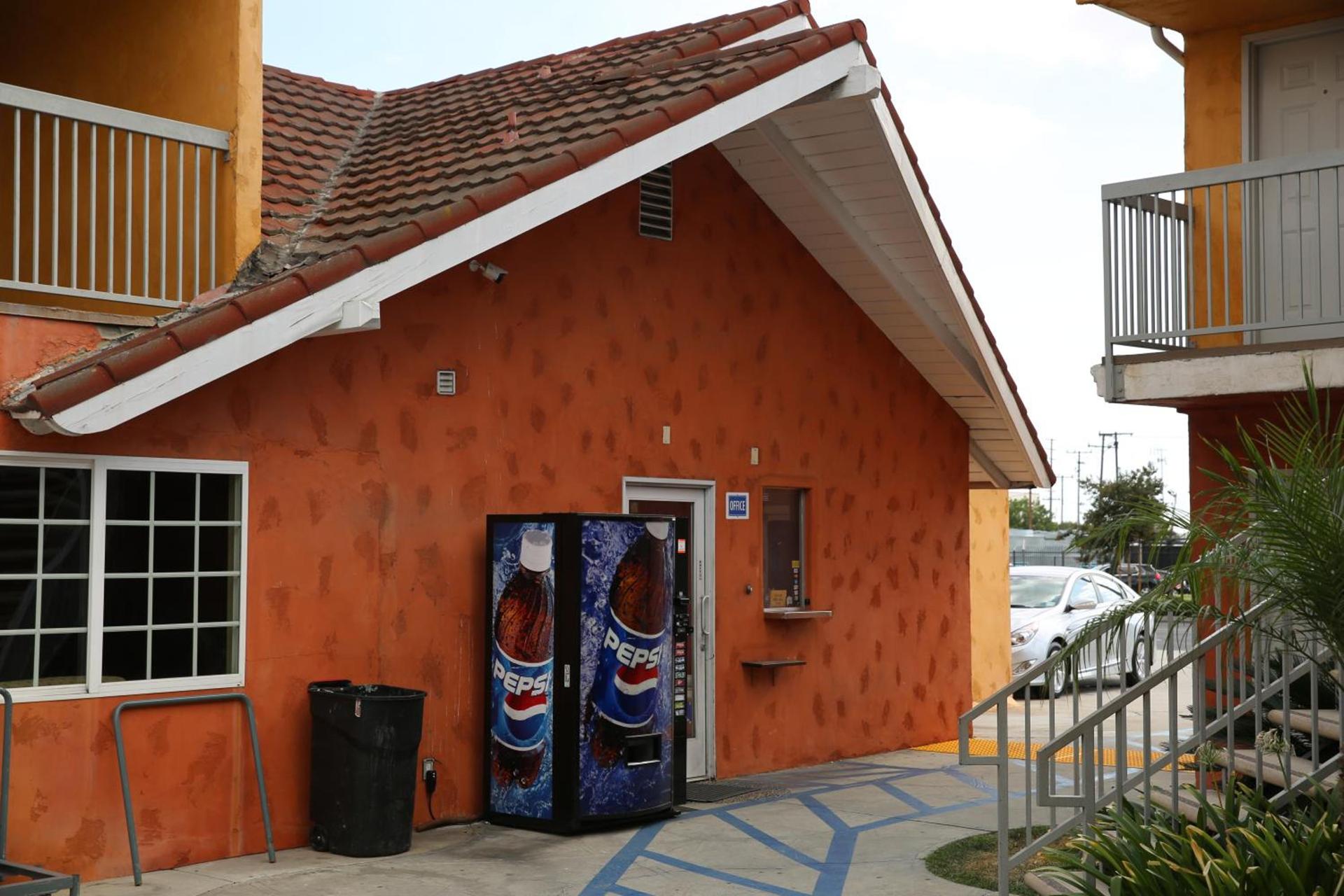 Chateau Inn & Suites photo 30