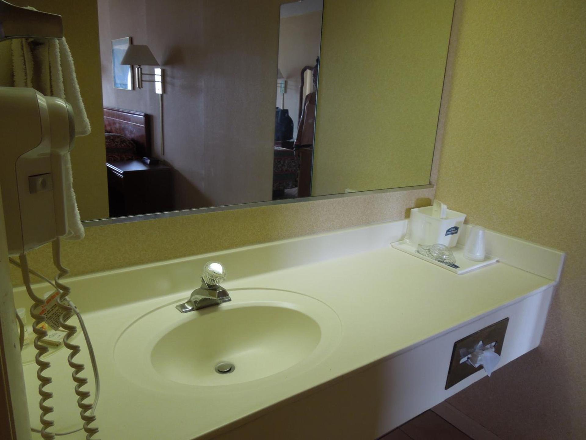 Howard Johnson by Wyndham Virginia Beach photo 32
