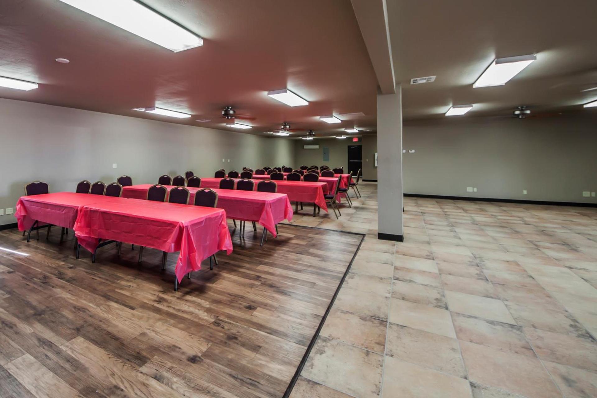 Sleep Inn & Suites Hennessey photo 16