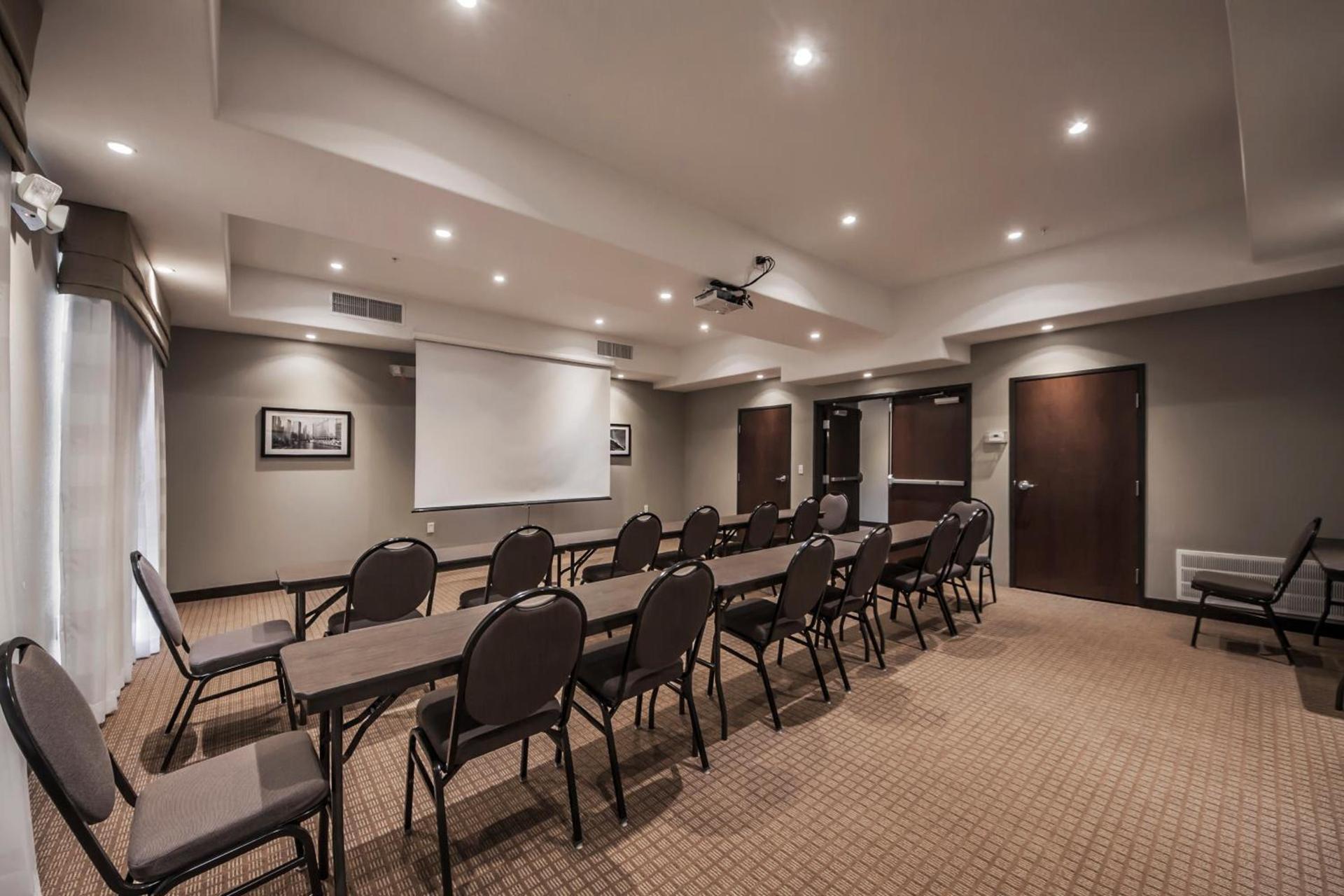 Sleep Inn & Suites Hennessey photo 19