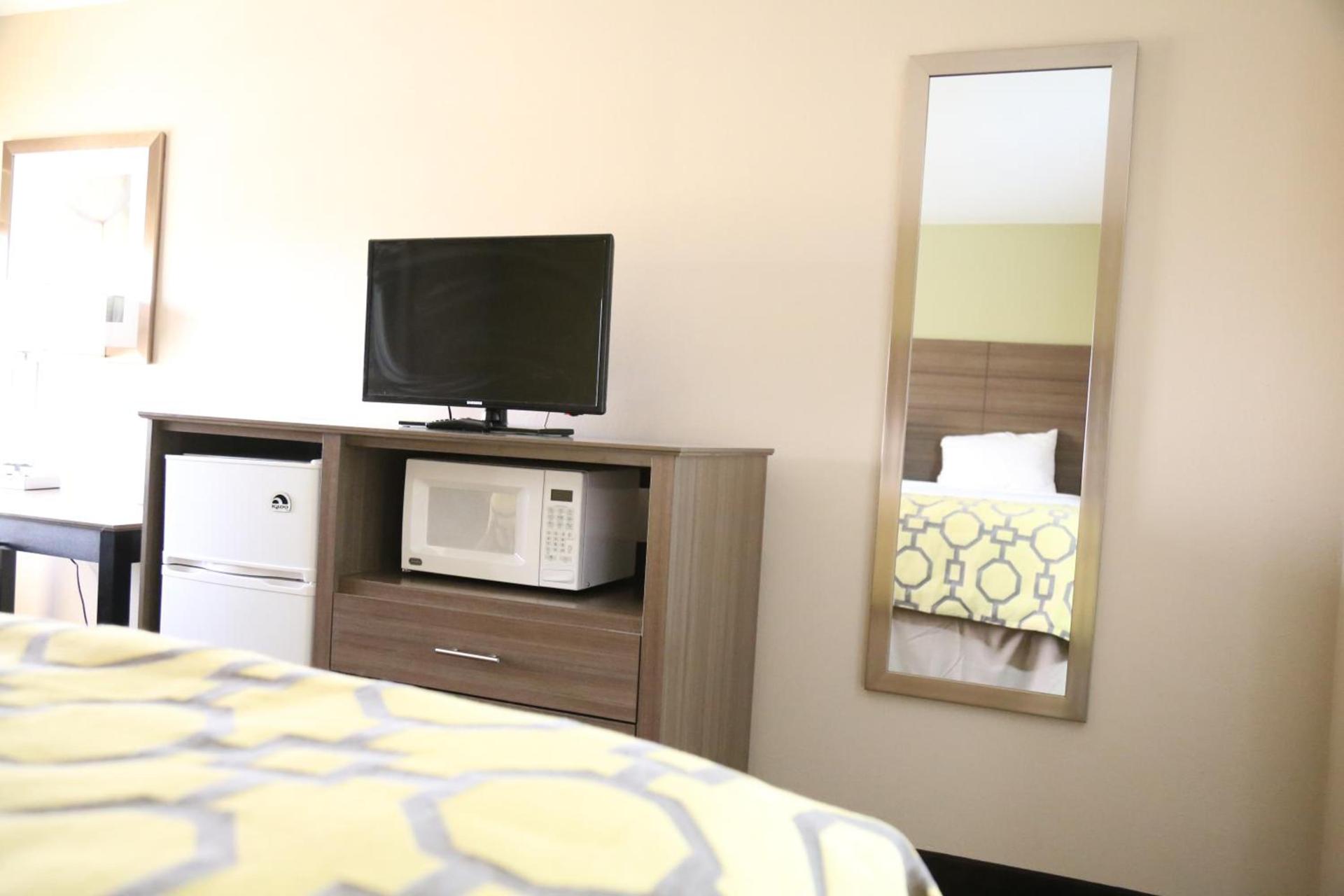 Baymont by Wyndham Plano photo 38