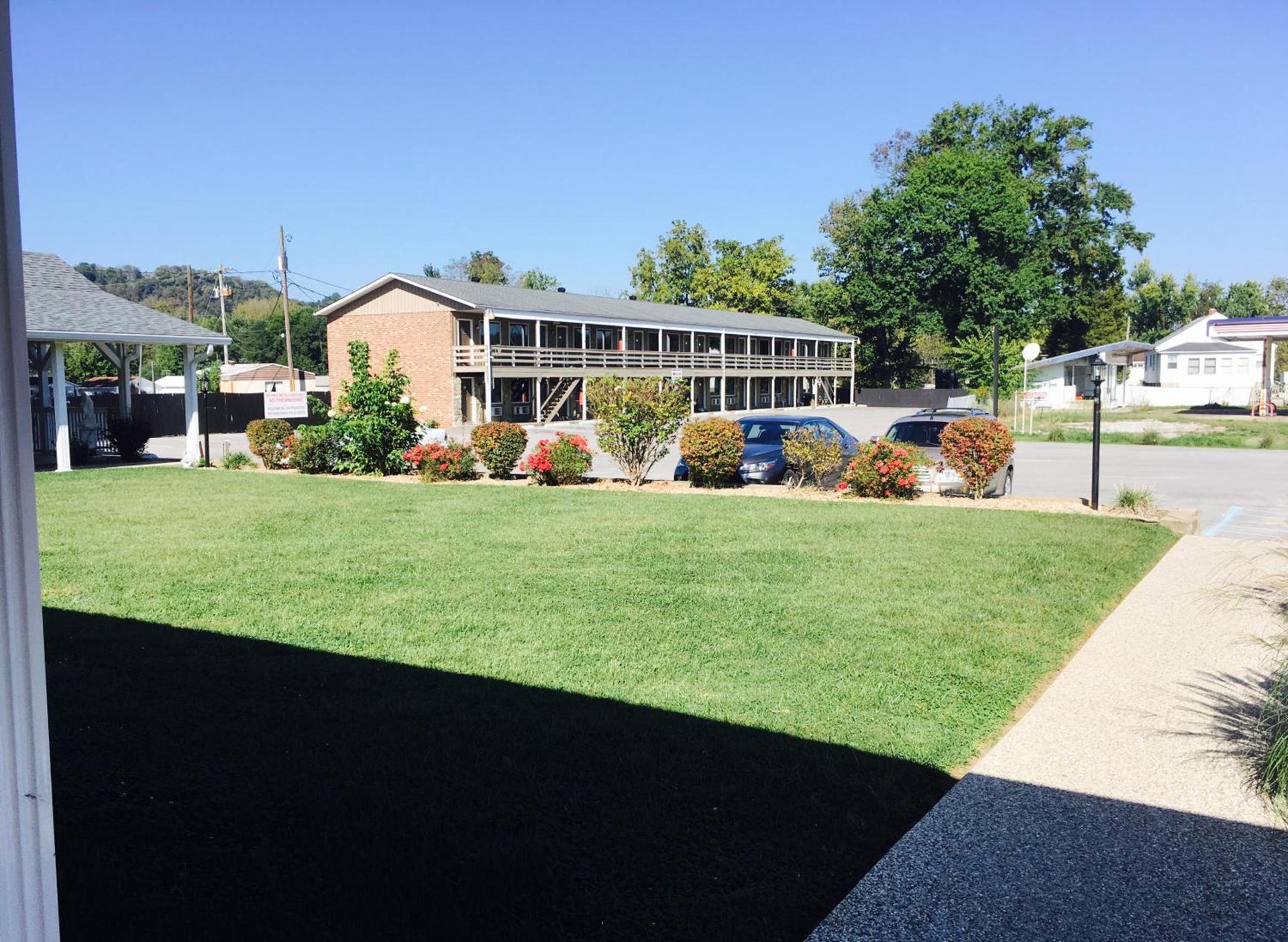 Brown's Motel photo 15