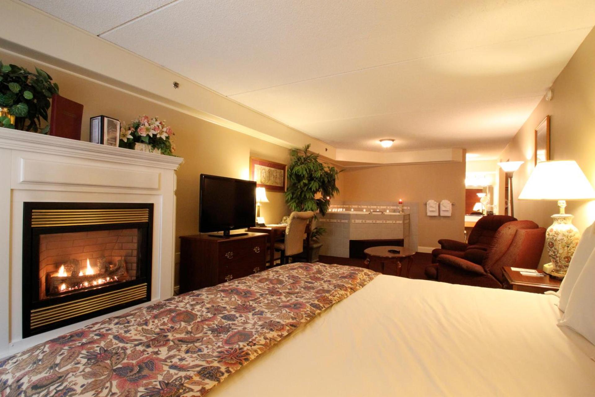 Fireside Inn & Suites West Lebanon photo 50