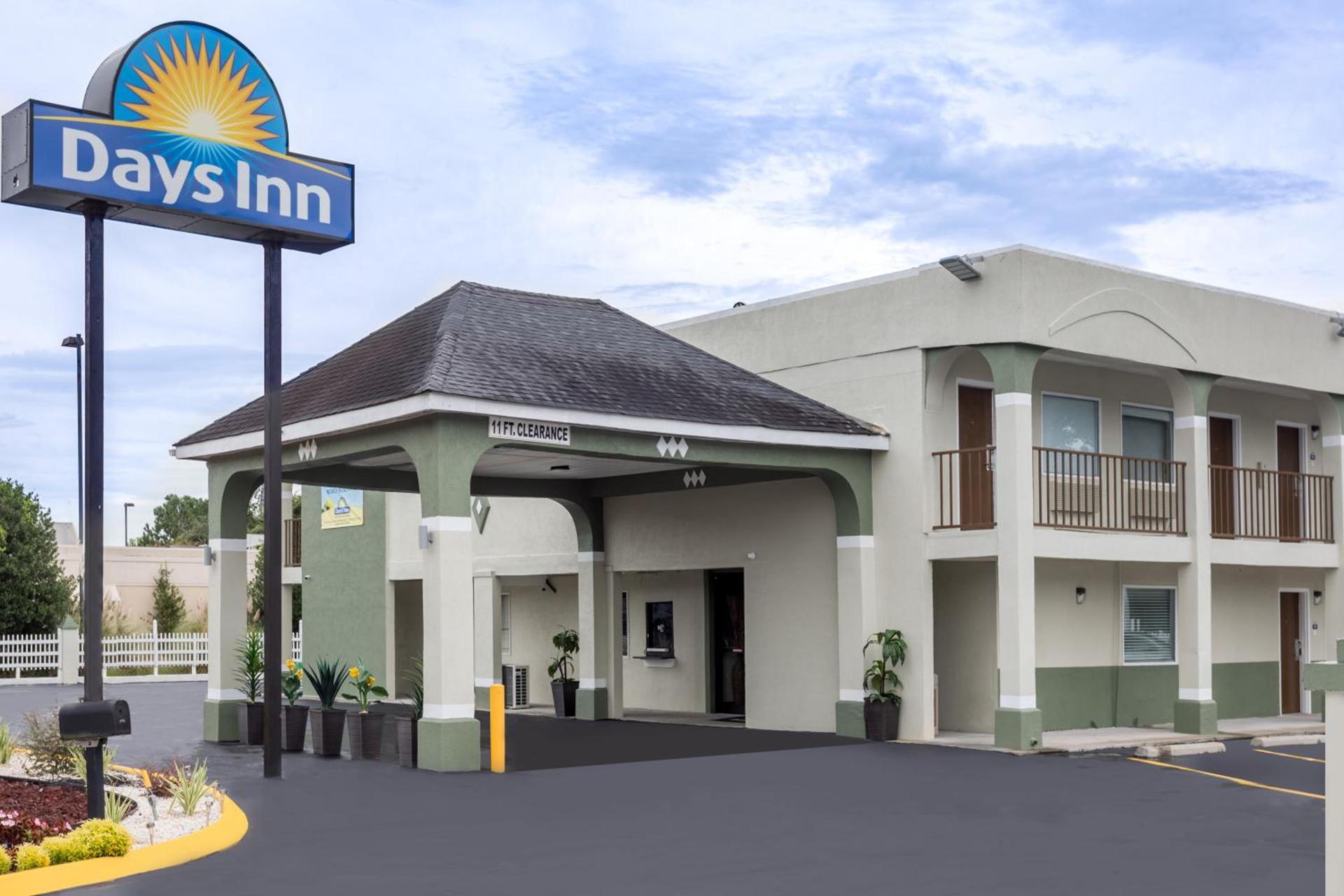 Days Inn by Wyndham Goose Creek photo 22