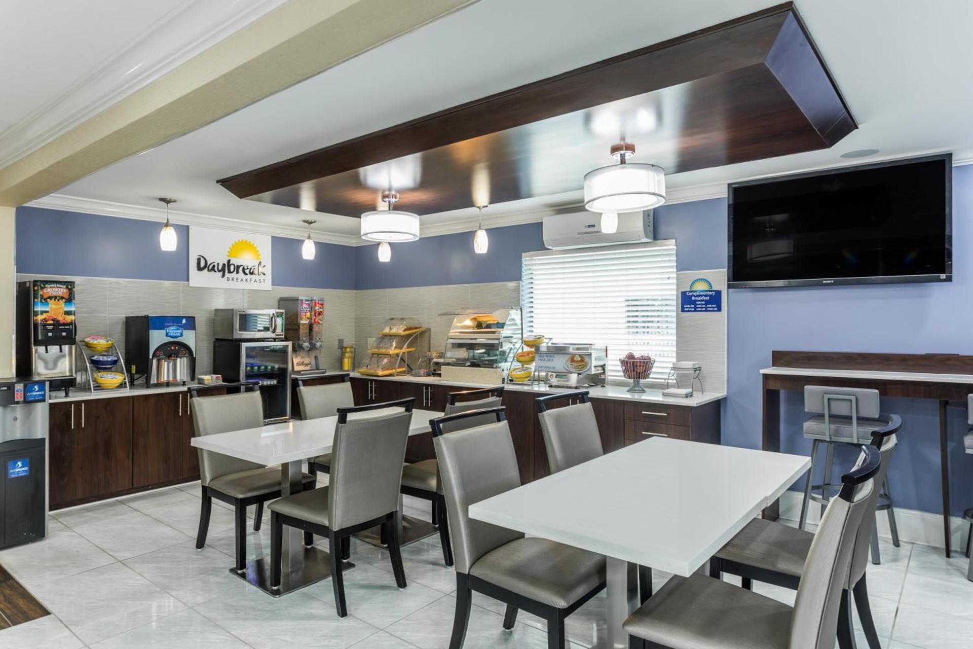 Days Inn by Wyndham Goose Creek photo 16