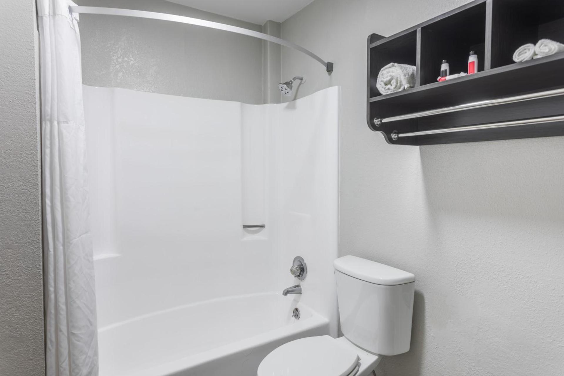 Days Inn by Wyndham Goose Creek photo 28