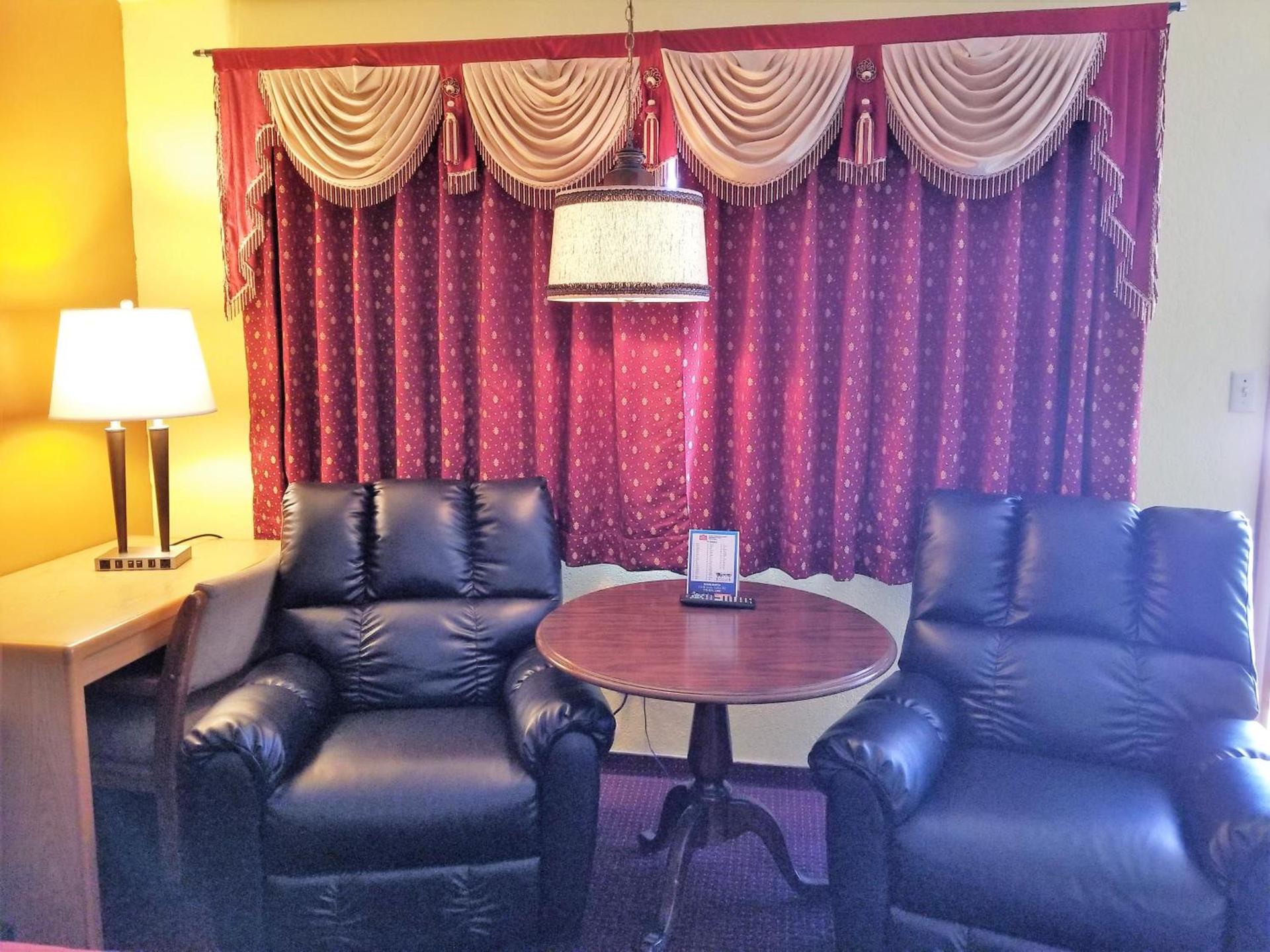 Regency Inn photo 5