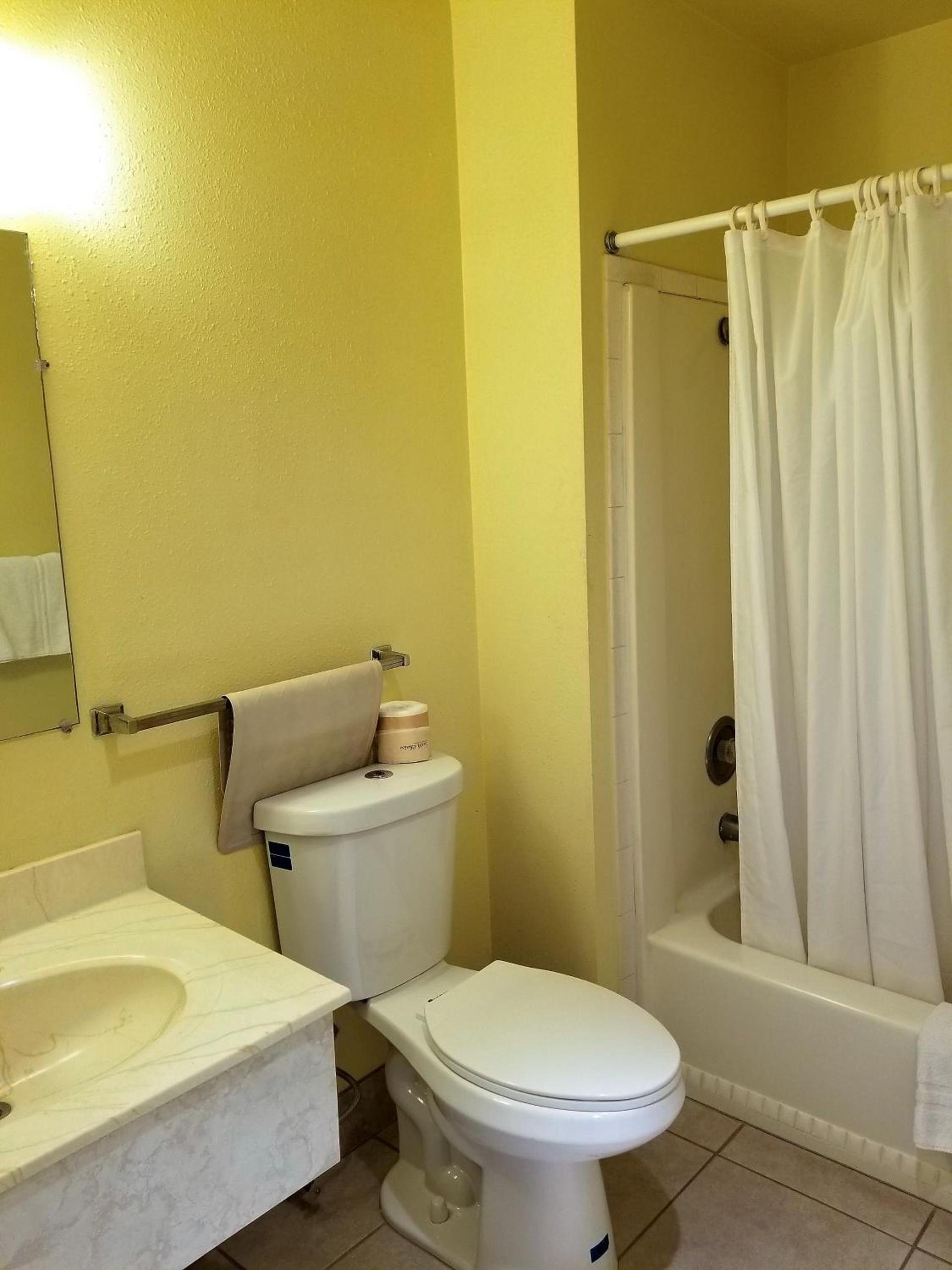 Regency Inn photo 13