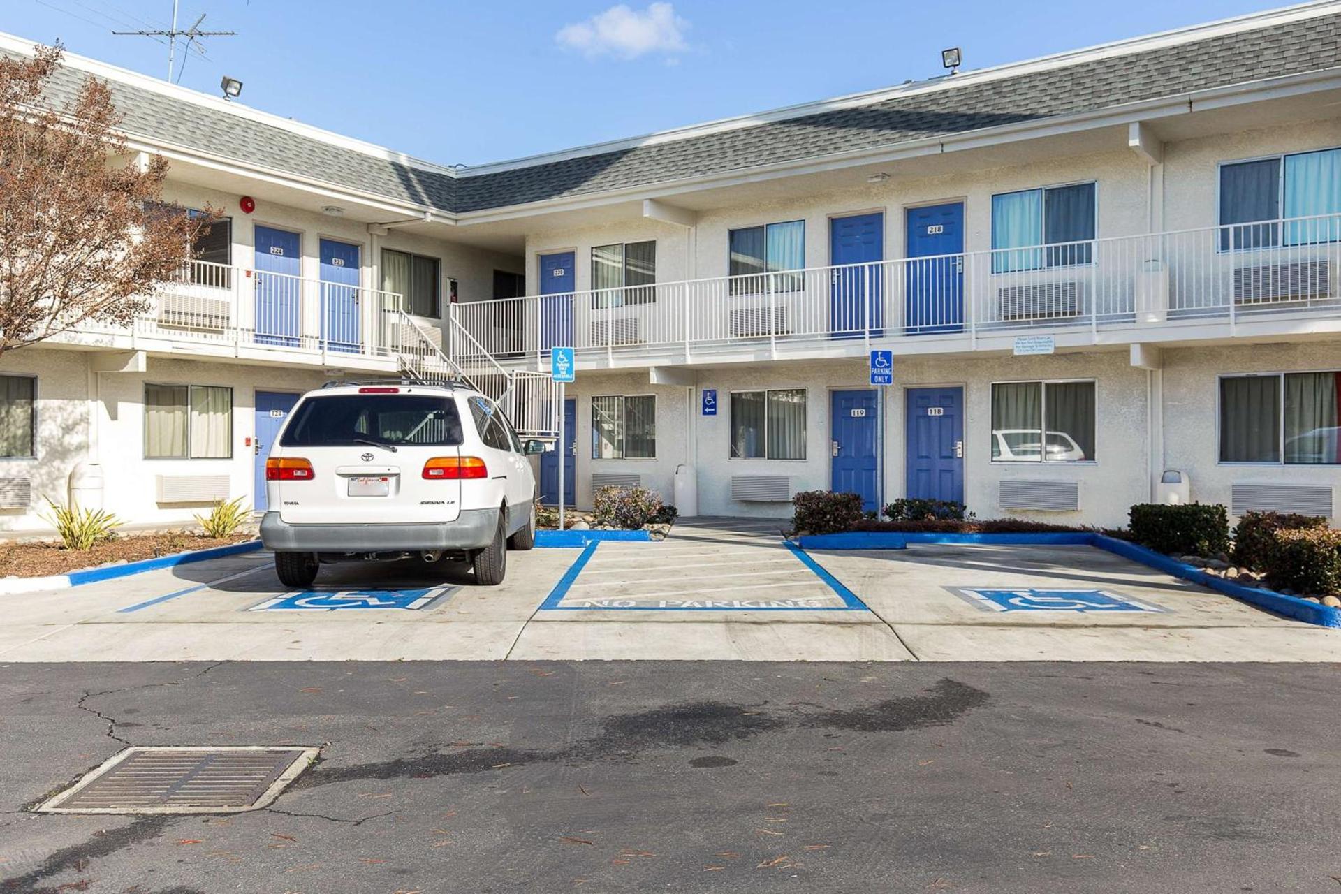 Motel 6 Hayward, CA- Silicon Valley Gateway photo 44
