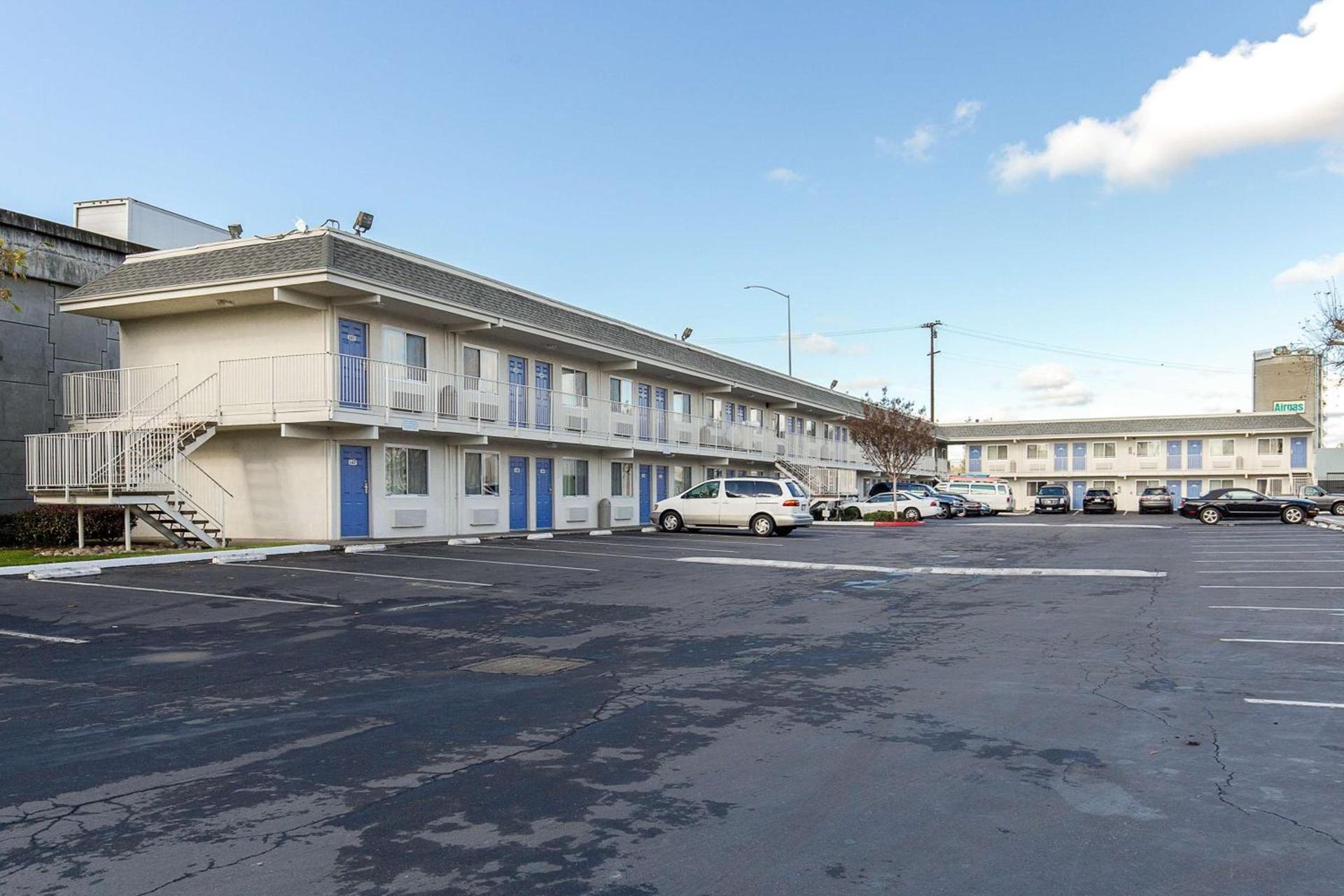 Motel 6 Hayward, CA- Silicon Valley Gateway photo 46