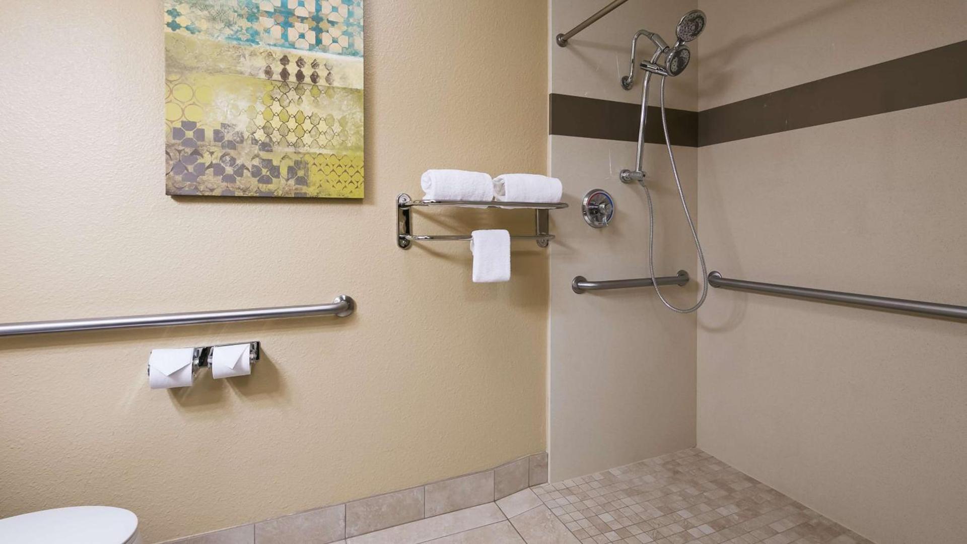 Best Western Long Beach Inn photo 13