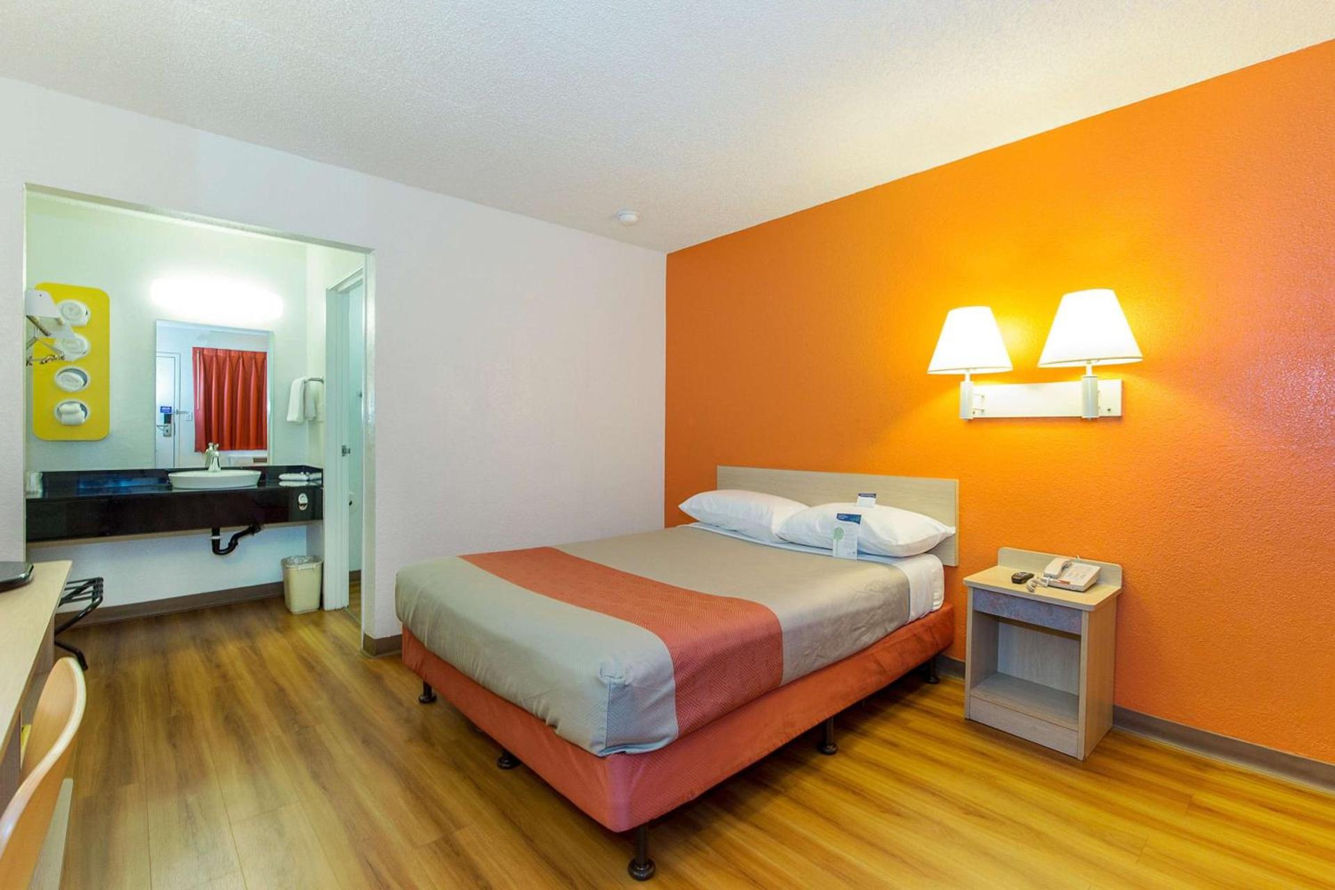 Motel 6 Hayward, CA- Silicon Valley Gateway photo 48