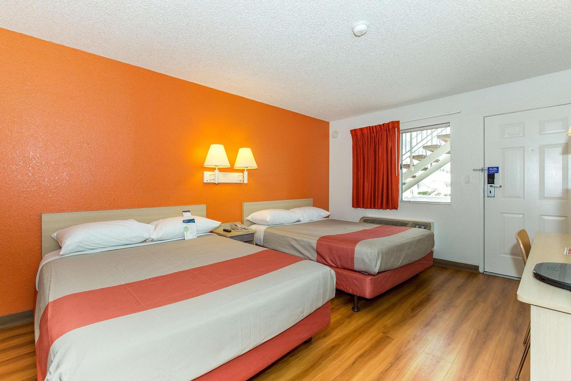 Motel 6 Hayward, CA- Silicon Valley Gateway photo 51