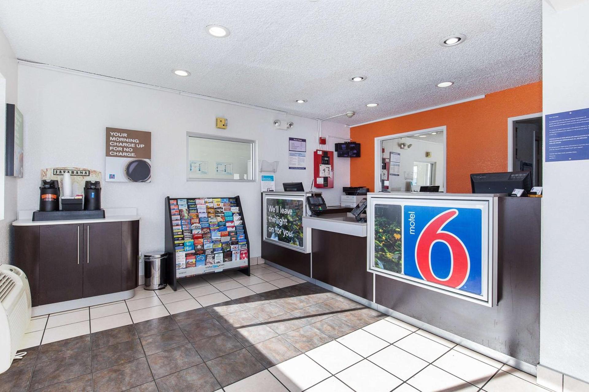Motel 6 Hayward, CA- Silicon Valley Gateway photo 53