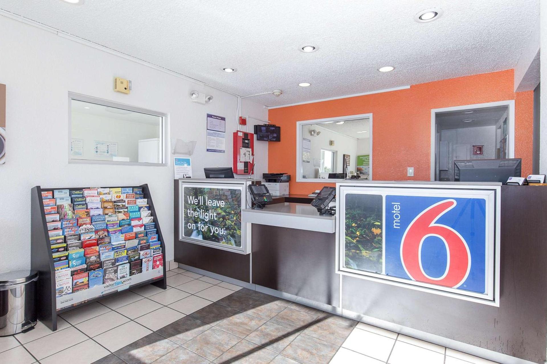 Motel 6 Hayward, CA- Silicon Valley Gateway photo 55