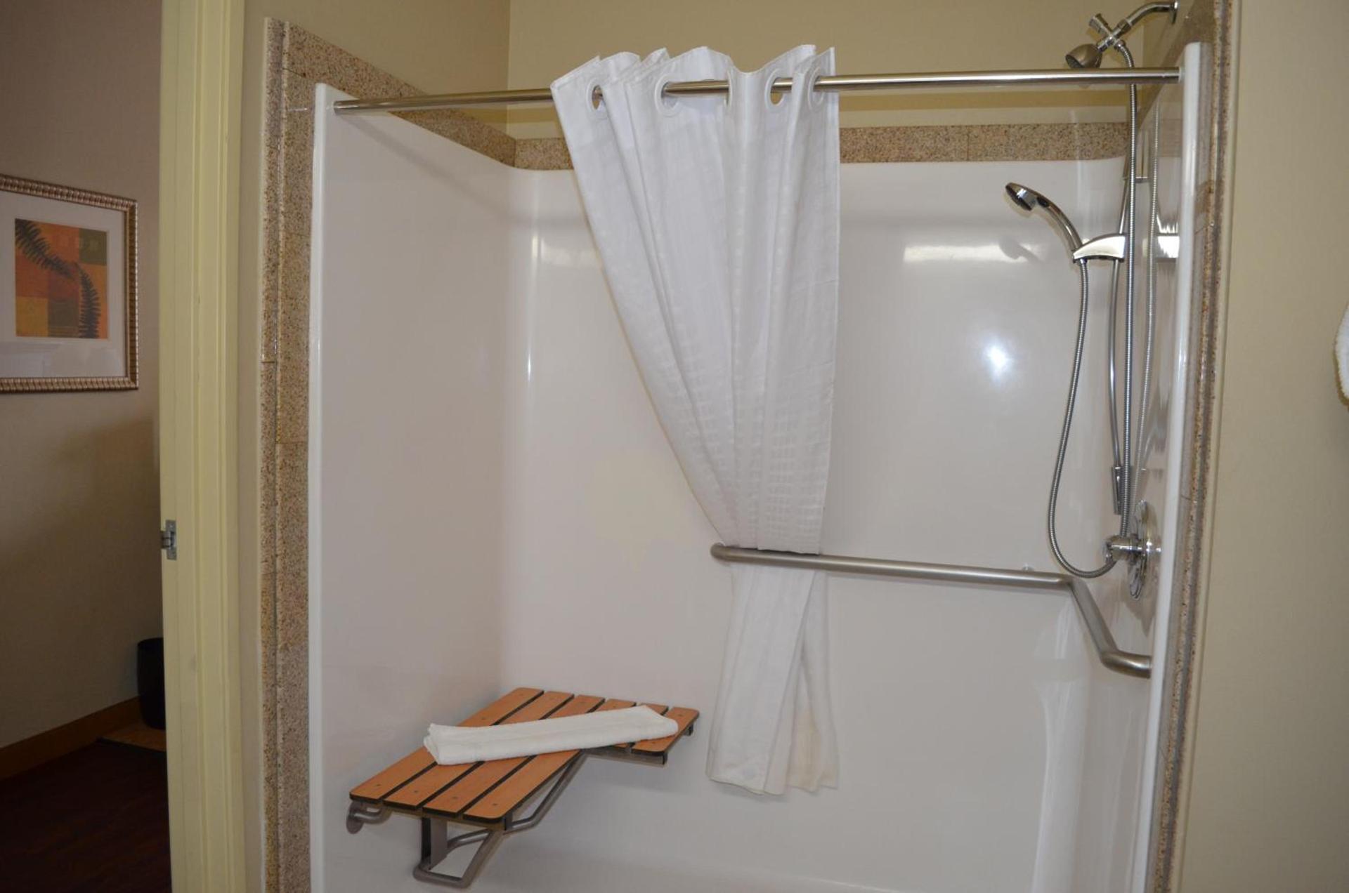 Country Inn & Suites by Radisson, Baltimore North, MD photo 14