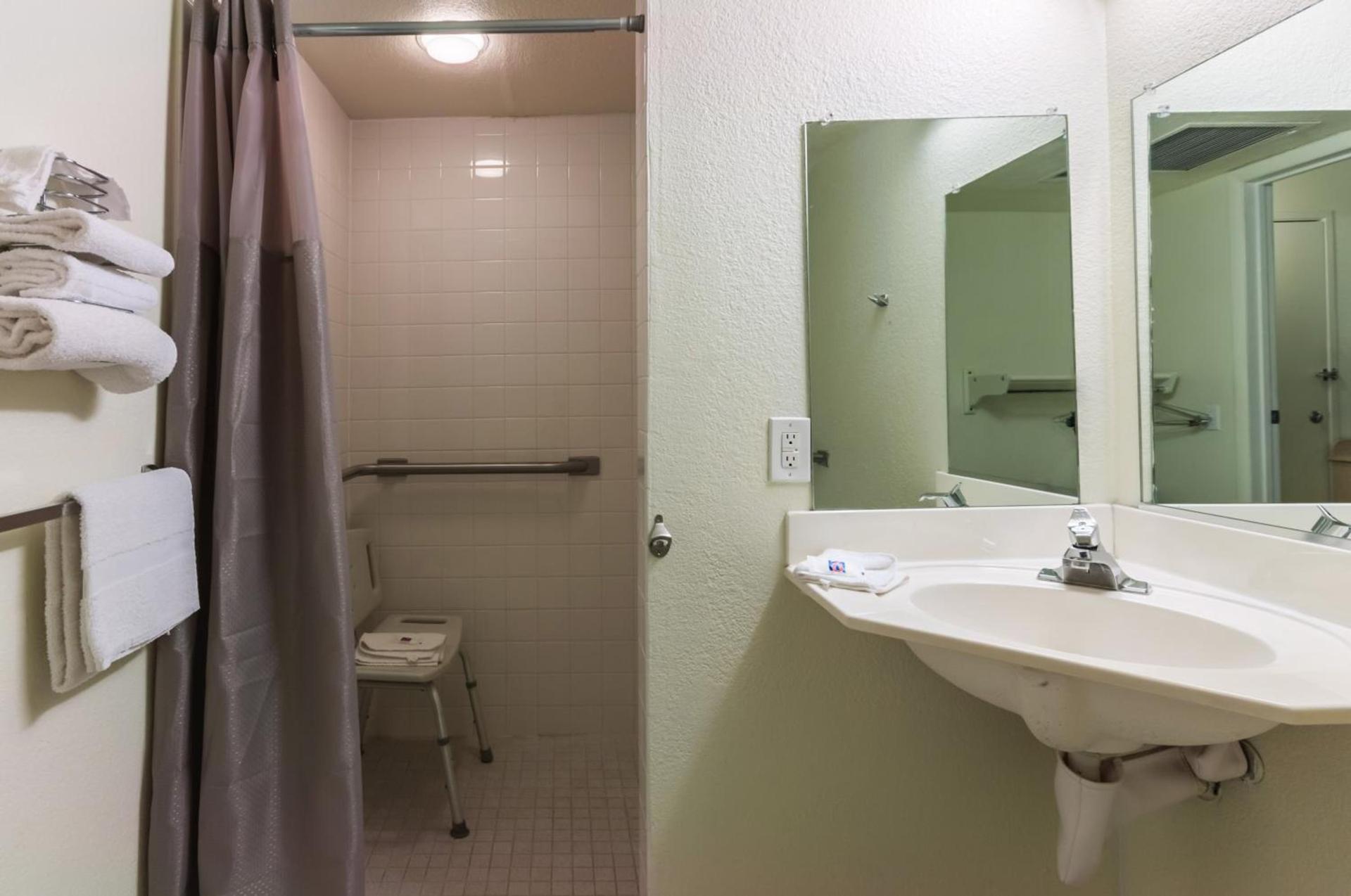 Motel 6-Green River, UT photo 44