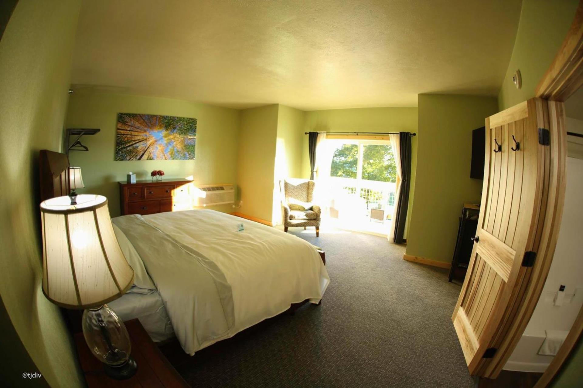Roam Inn photo 32