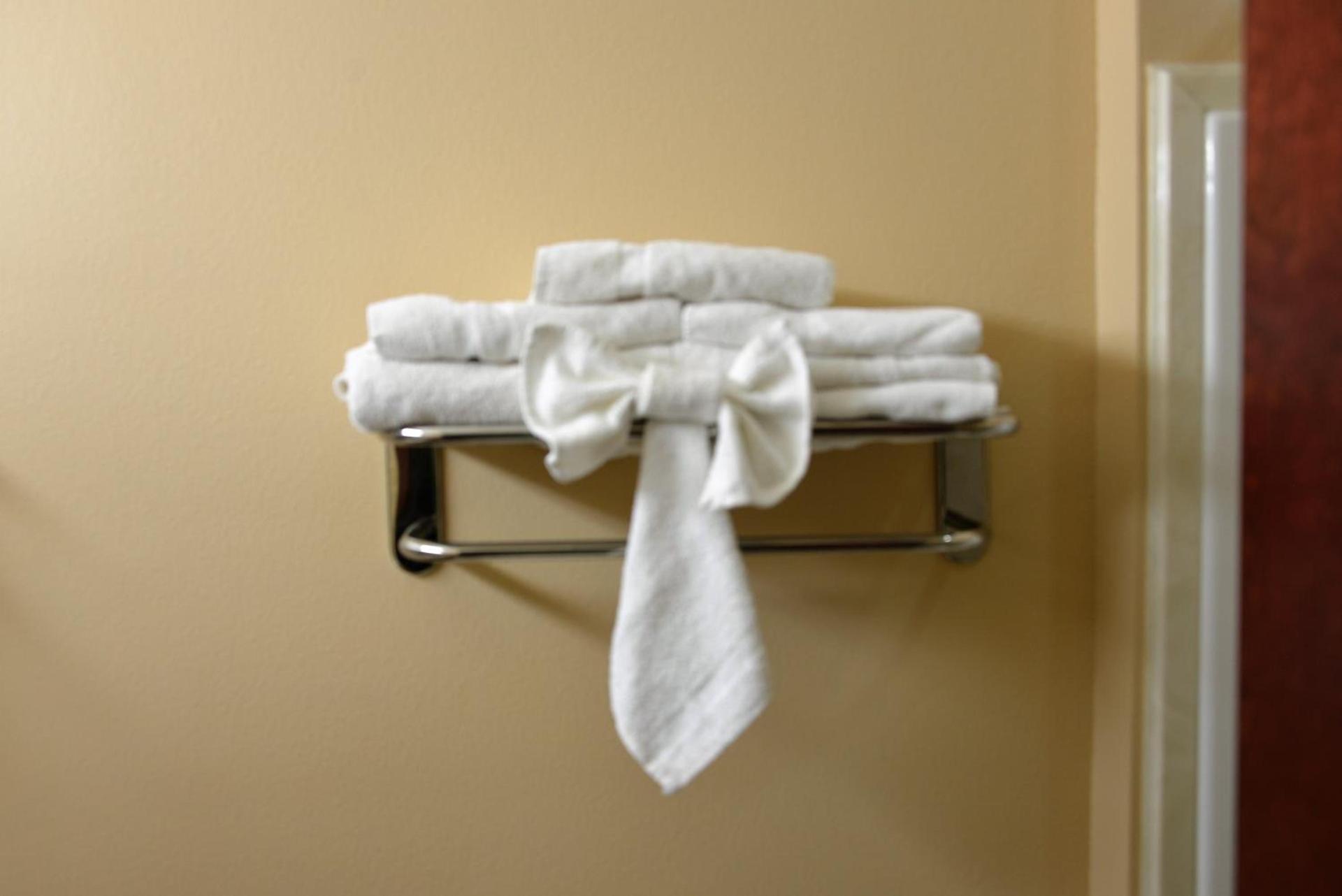 Irish Inn and Suites photo 8