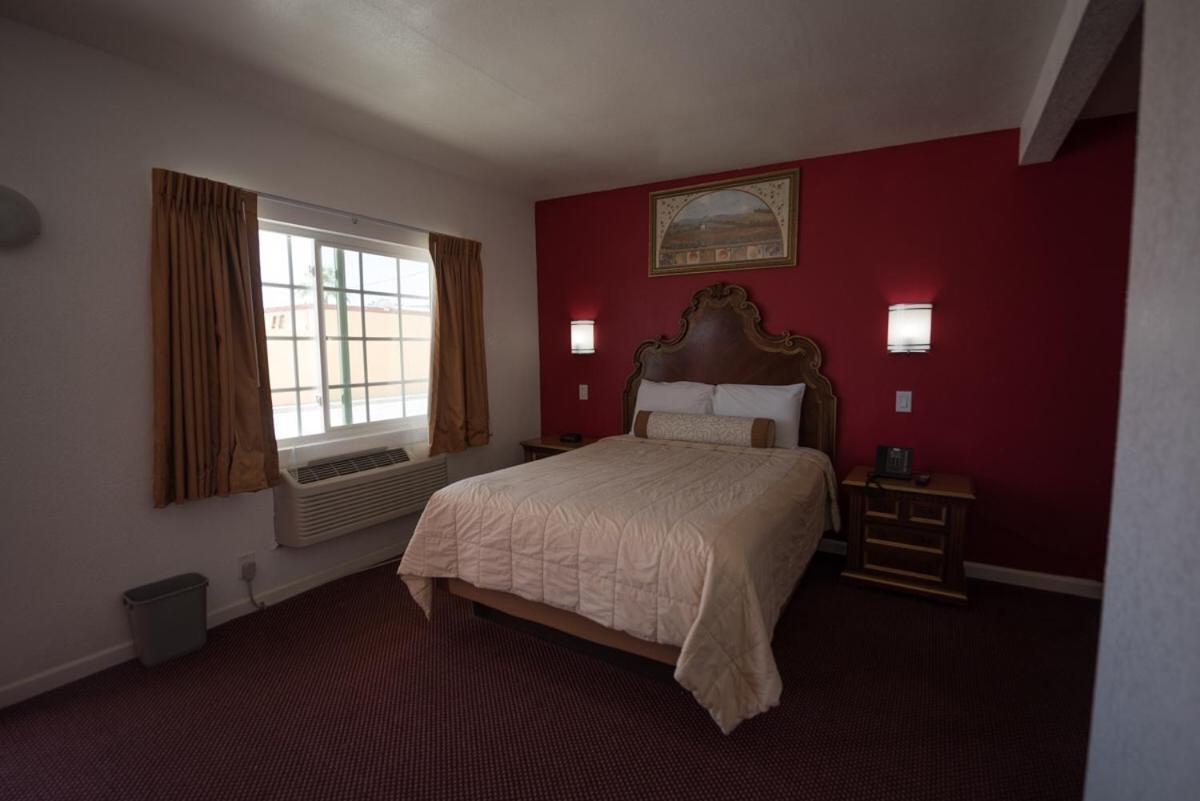 A Nights Inn photo 2