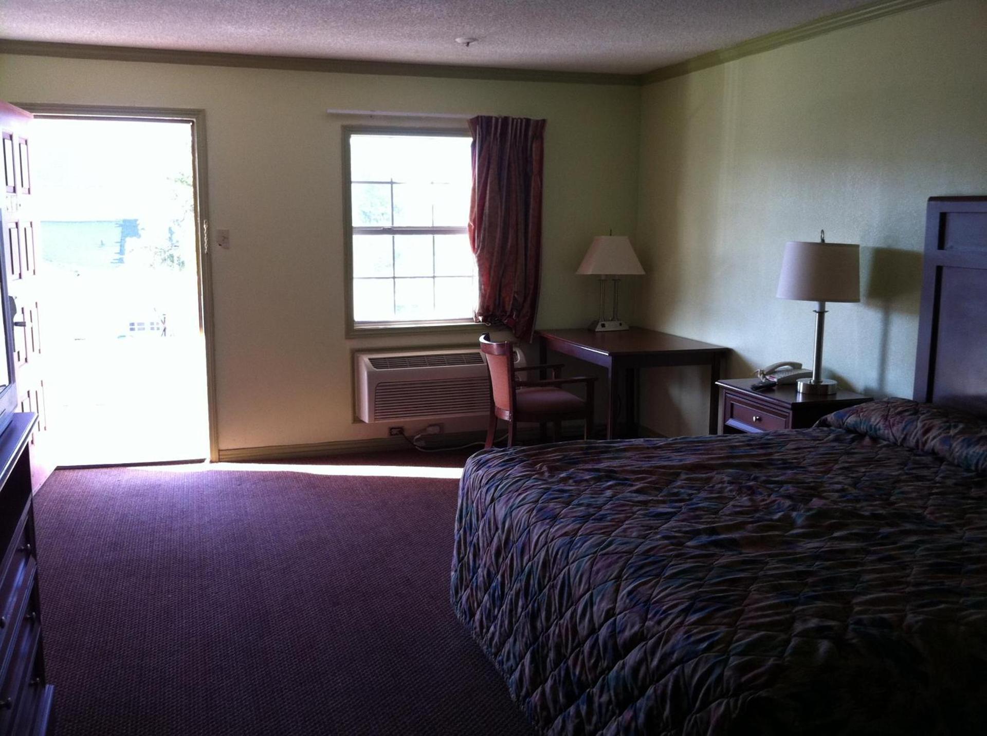 Victorian Inn Midland photo 6