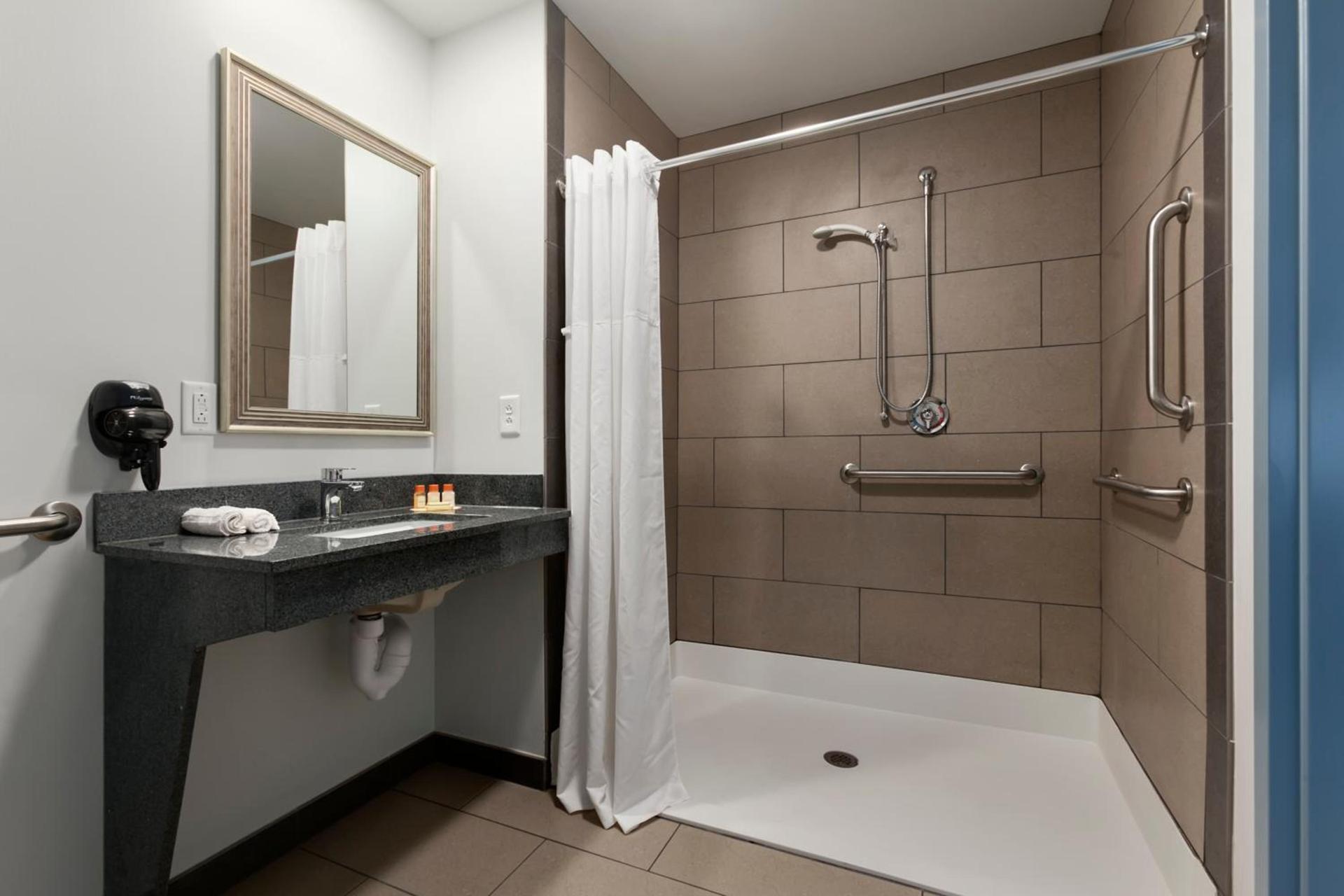 Days Inn by Wyndham Watertown Fort Drum photo 38