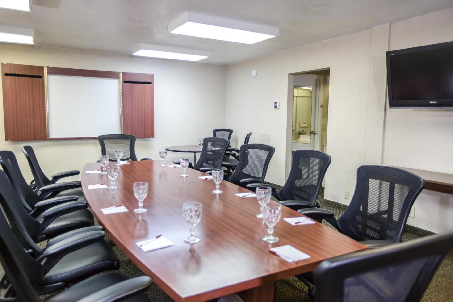 Ramada by Wyndham Jacksonville Hotel & Conference Center photo 97