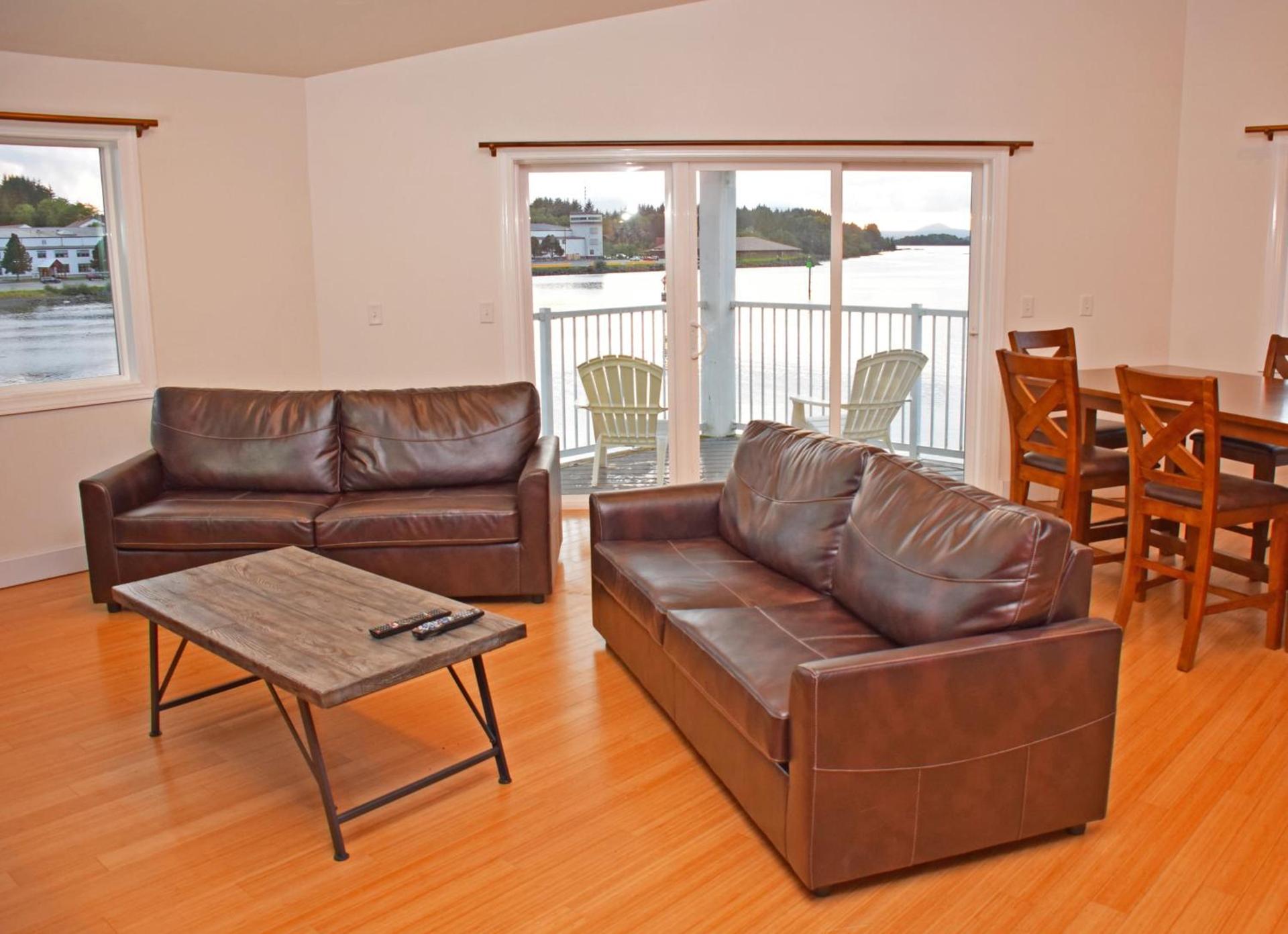 Longliner Lodge and Suites photo 8