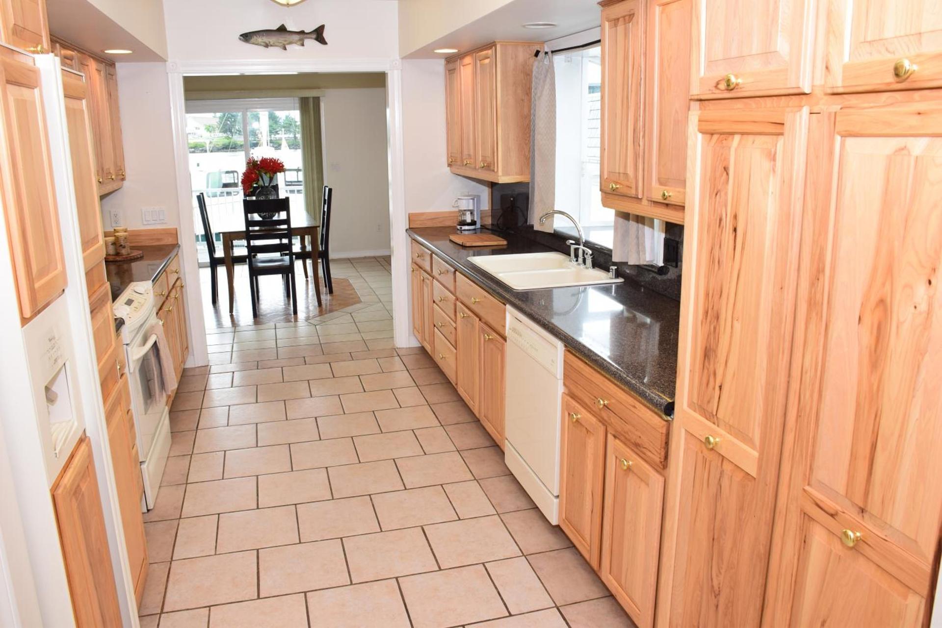 Longliner Lodge and Suites photo 12