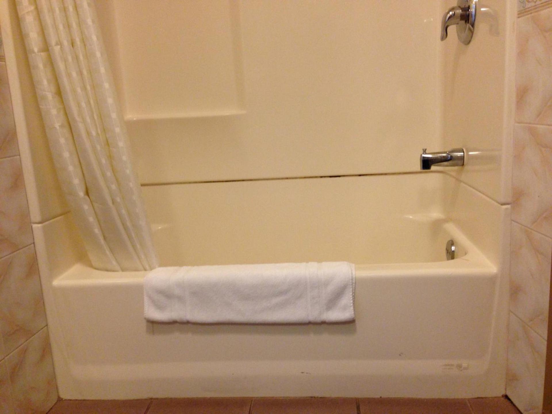 Economy Inn Hollywood photo 23