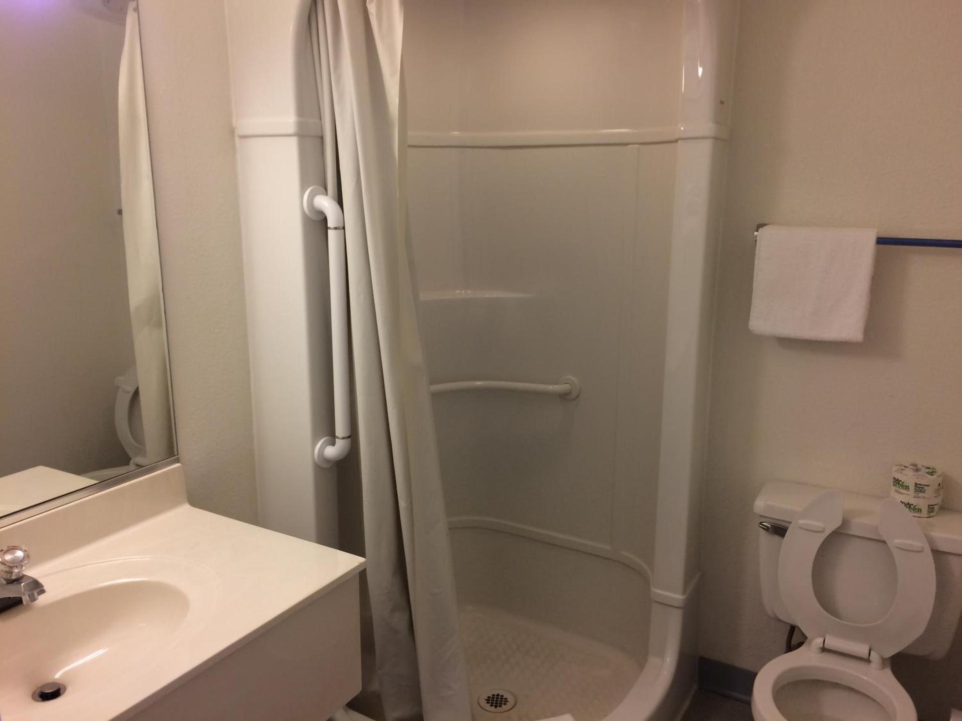 Travelodge by Wyndham Raton photo 20