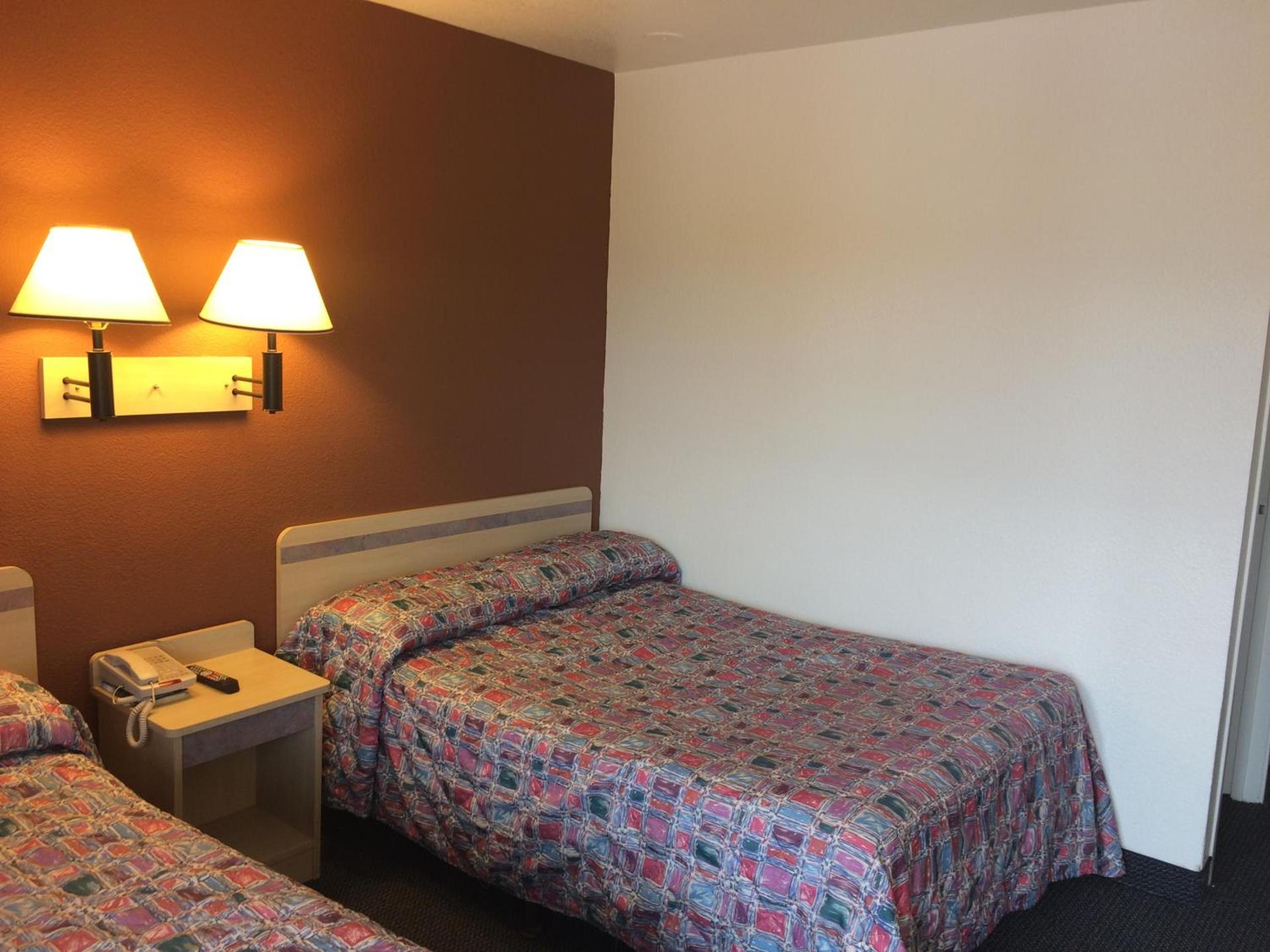 Travelodge by Wyndham Raton photo 14