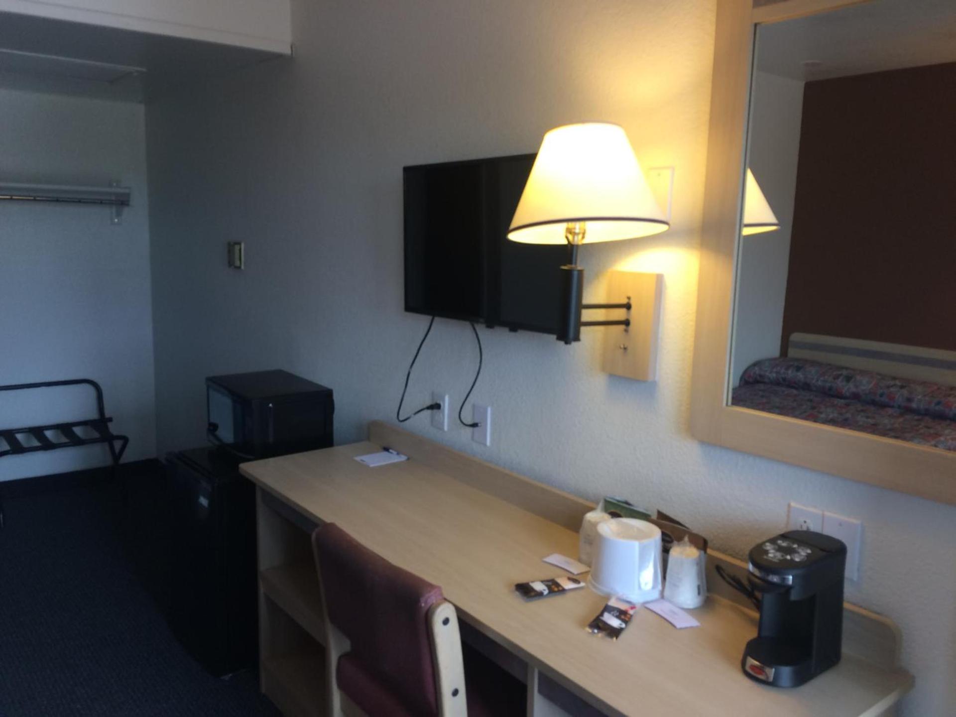 Travelodge by Wyndham Raton photo 15