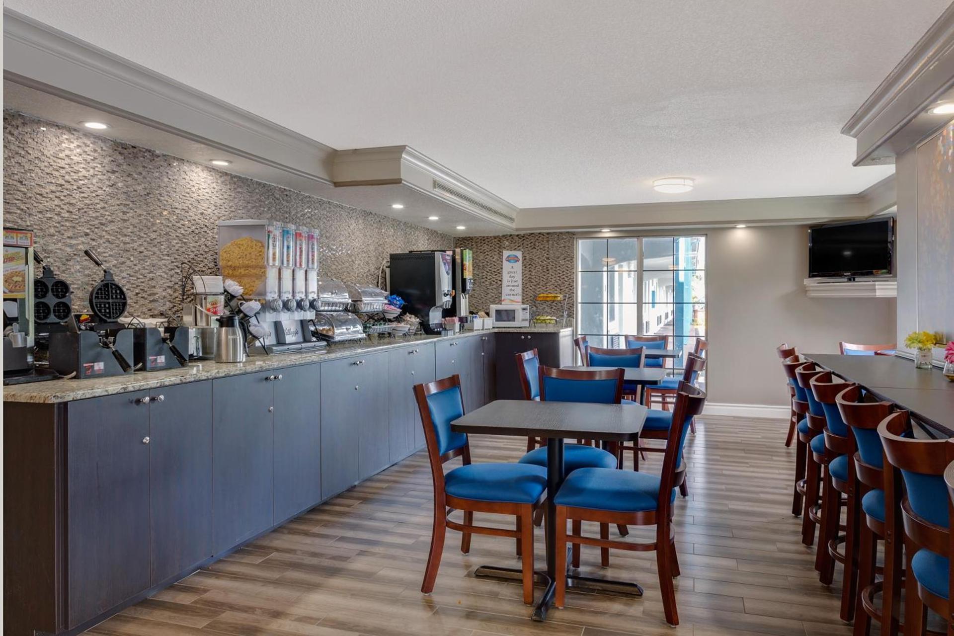 Baymont by Wyndham Jacksonville Orange Park photo 8