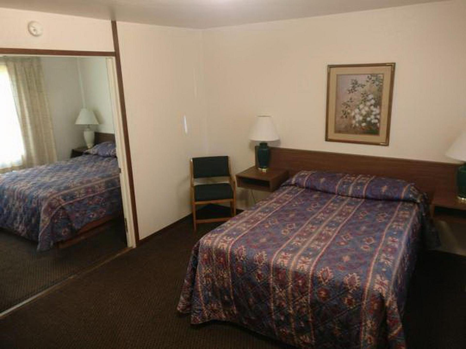 Lakeside Motel photo 18