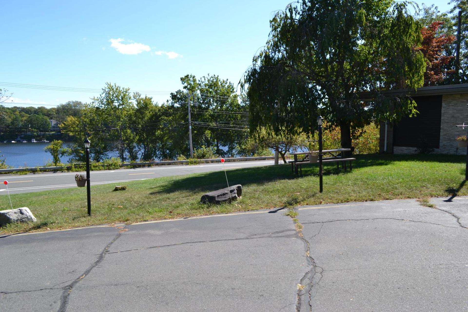 Mount Holyoke Inn photo 9