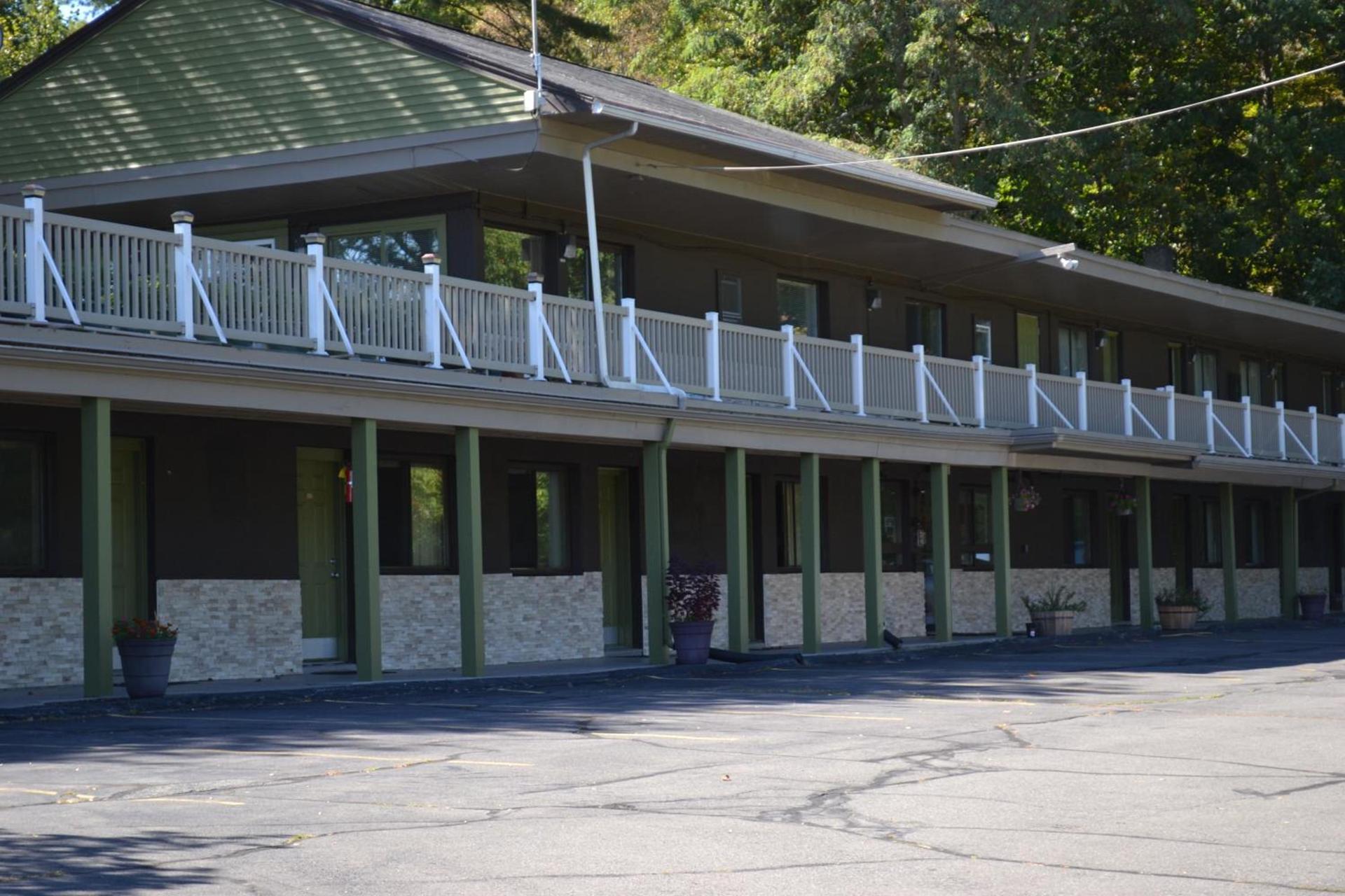 Mount Holyoke Inn photo 11